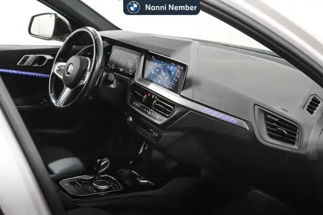 BMW 1 Series view 8