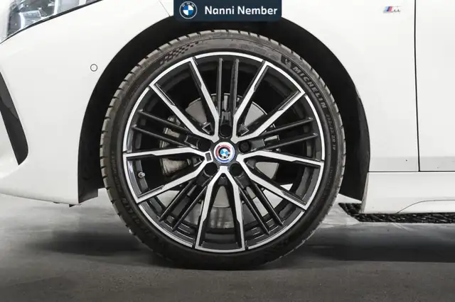 BMW 1 Series view 7