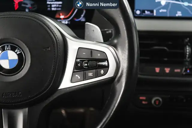 BMW 1 Series view 18