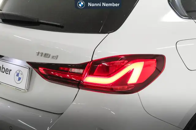 BMW 1 Series view 6