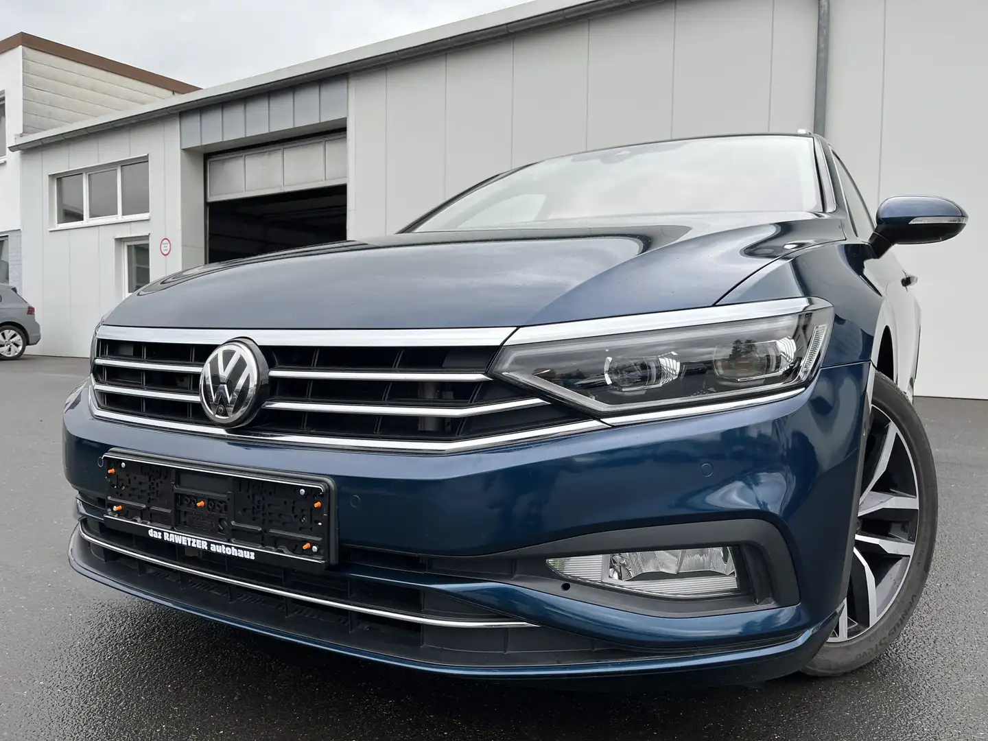 Volkswagen Passat Variant 2.0 TDI DSG Business 172€ m. 20% Anzahlung AHK A Blau - 1