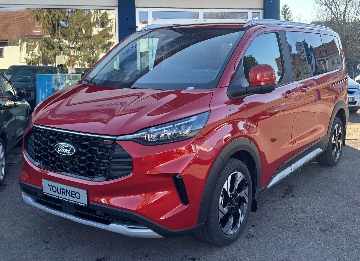 Ford Tourneo Custom 2.0 EcoBlue 125kW 320 L1 Active Červená - 1