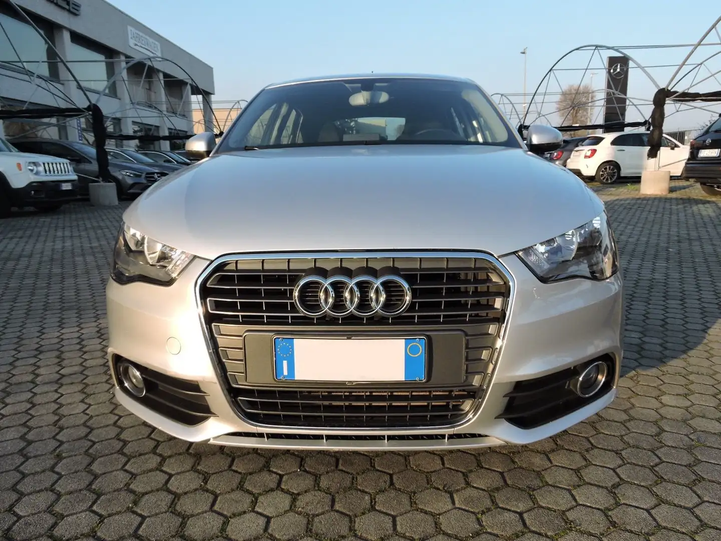 Audi A1 A1 1.6 TDI S tronic Attraction Argento - 2
