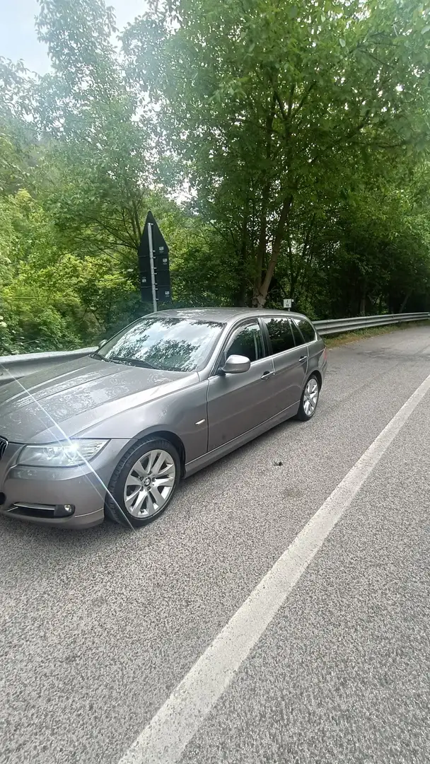 BMW 320 320d Touring Msport - 1