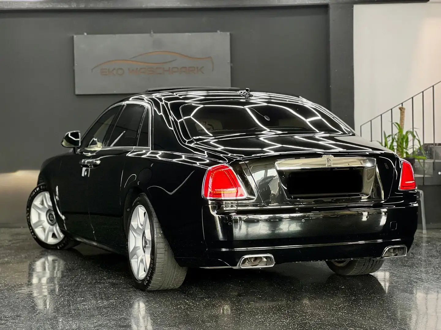 Rolls-Royce Ghost EWB Black - 2