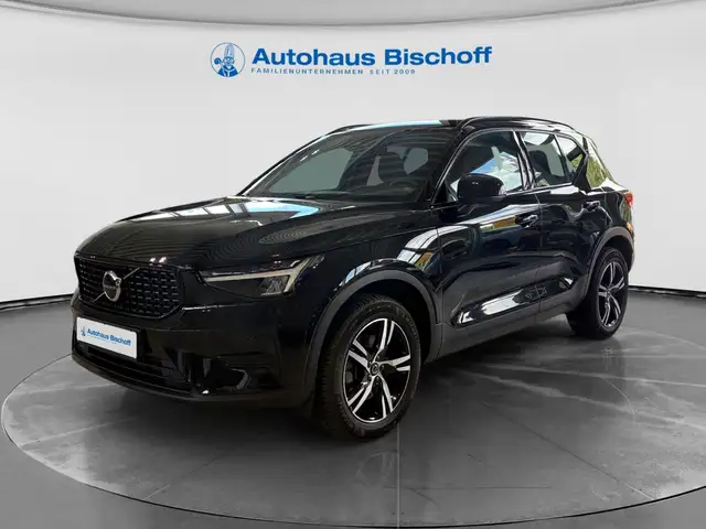 Volvo XC40 Plus Dark B3 DKG Benzin elek. Sitze, LED