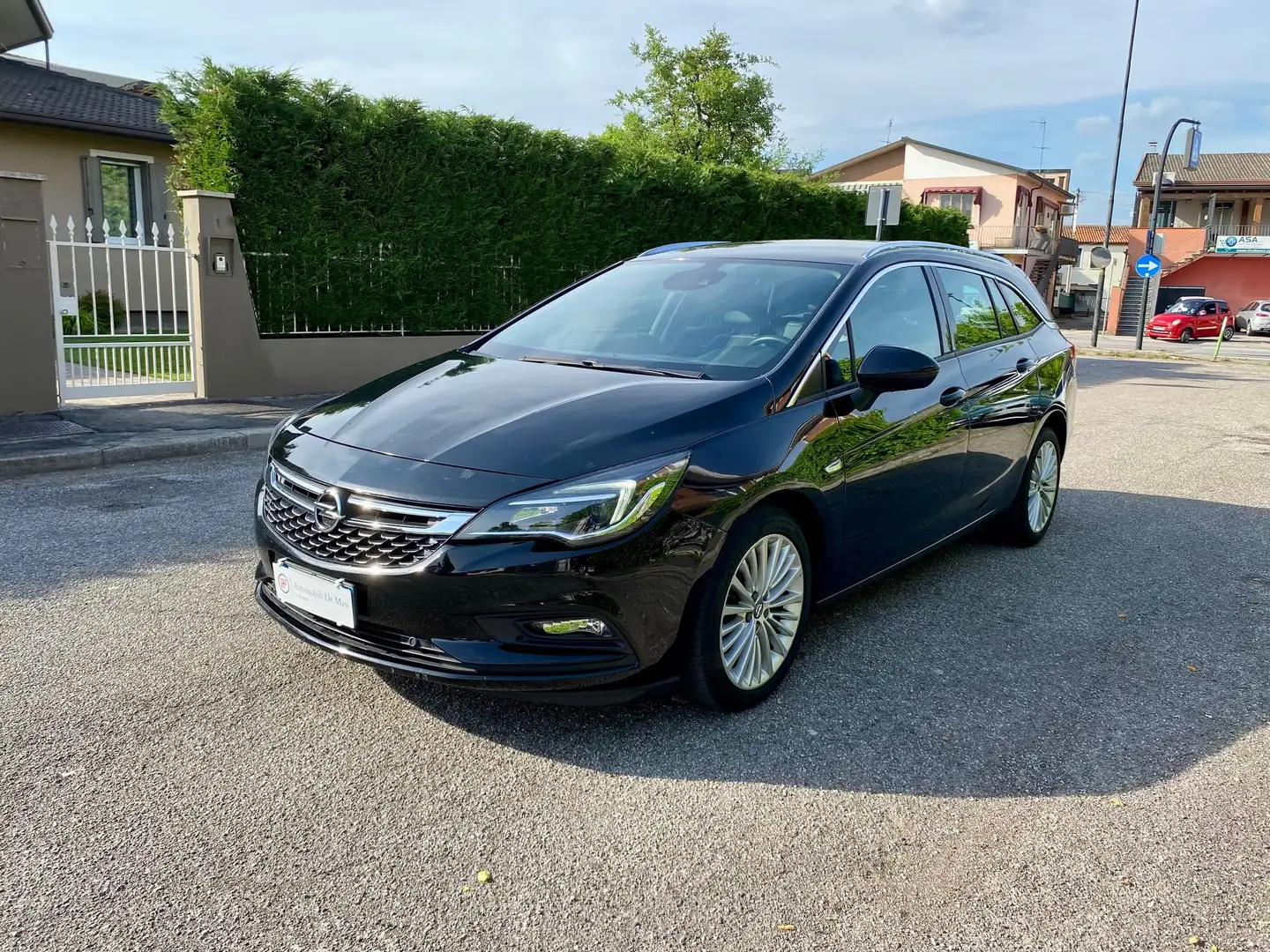 Opel Astra Sports Tourer+ 1.6 cdti Innovation UNICO PROPRIETA Nero - 1