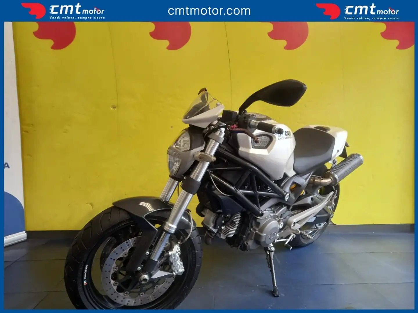 Ducati Monster 696 - 1