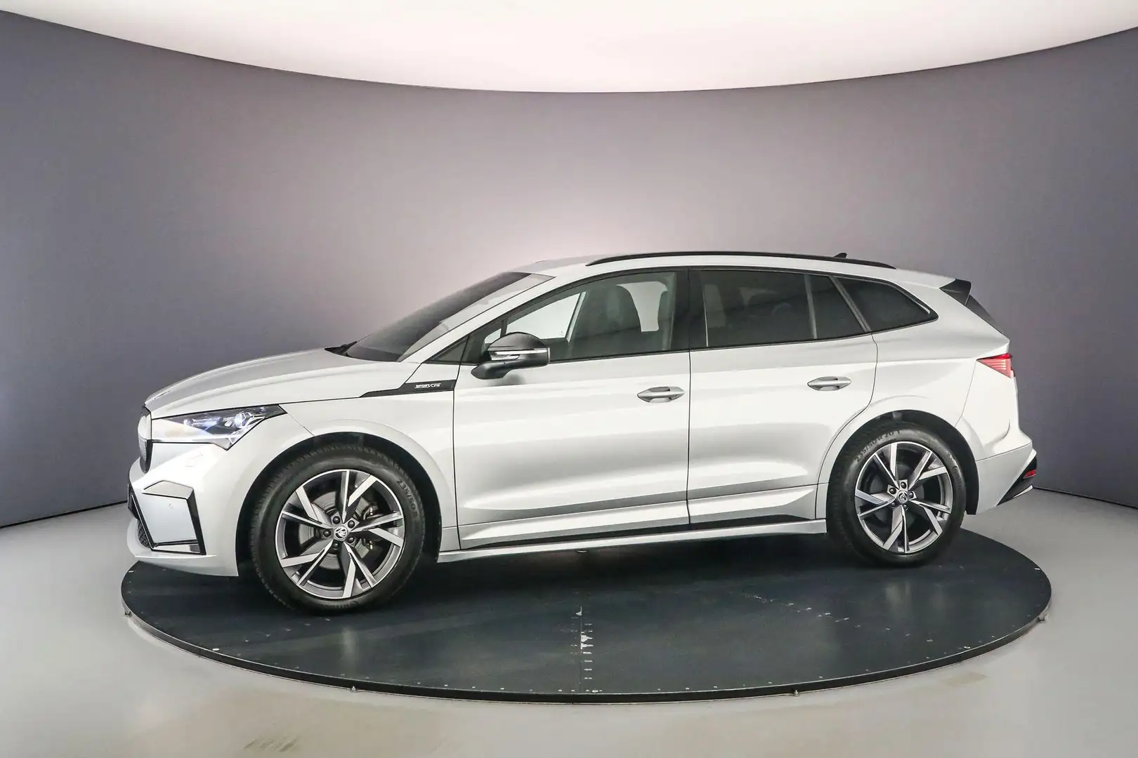 Skoda Enyaq iV 60 Sportline 180pk Automaat Adaptive cruise con Grijs - 2