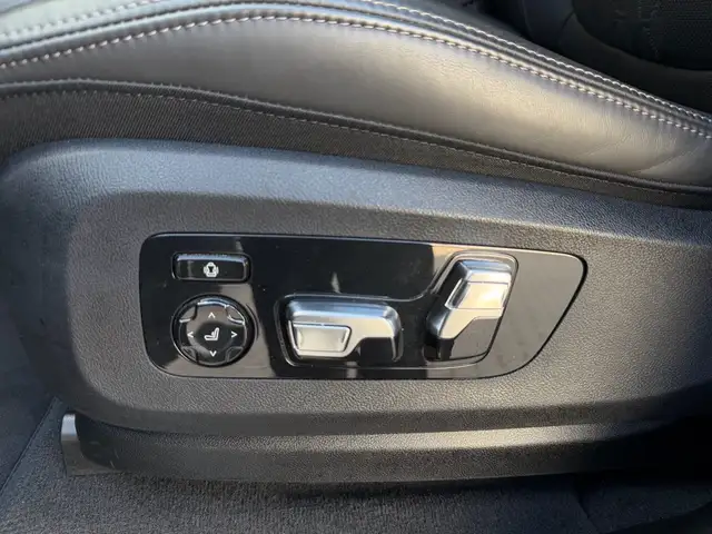 BMW X7 view 10