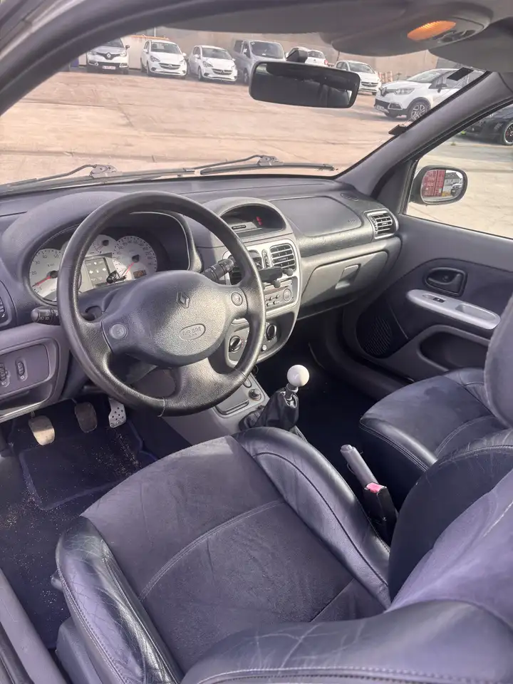 Renault Clio 2.0i 16v Sport, foto 3