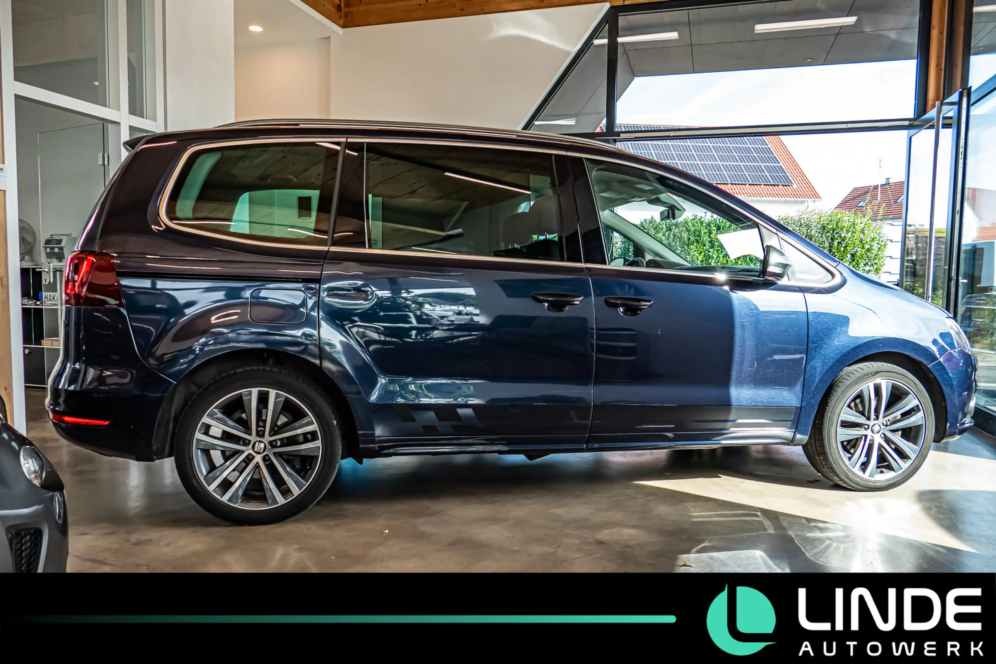 SEAT Alhambra FR-LINE|Bi-XENON|STHZ|TEMPOMAT|KEYLESS — photo 3