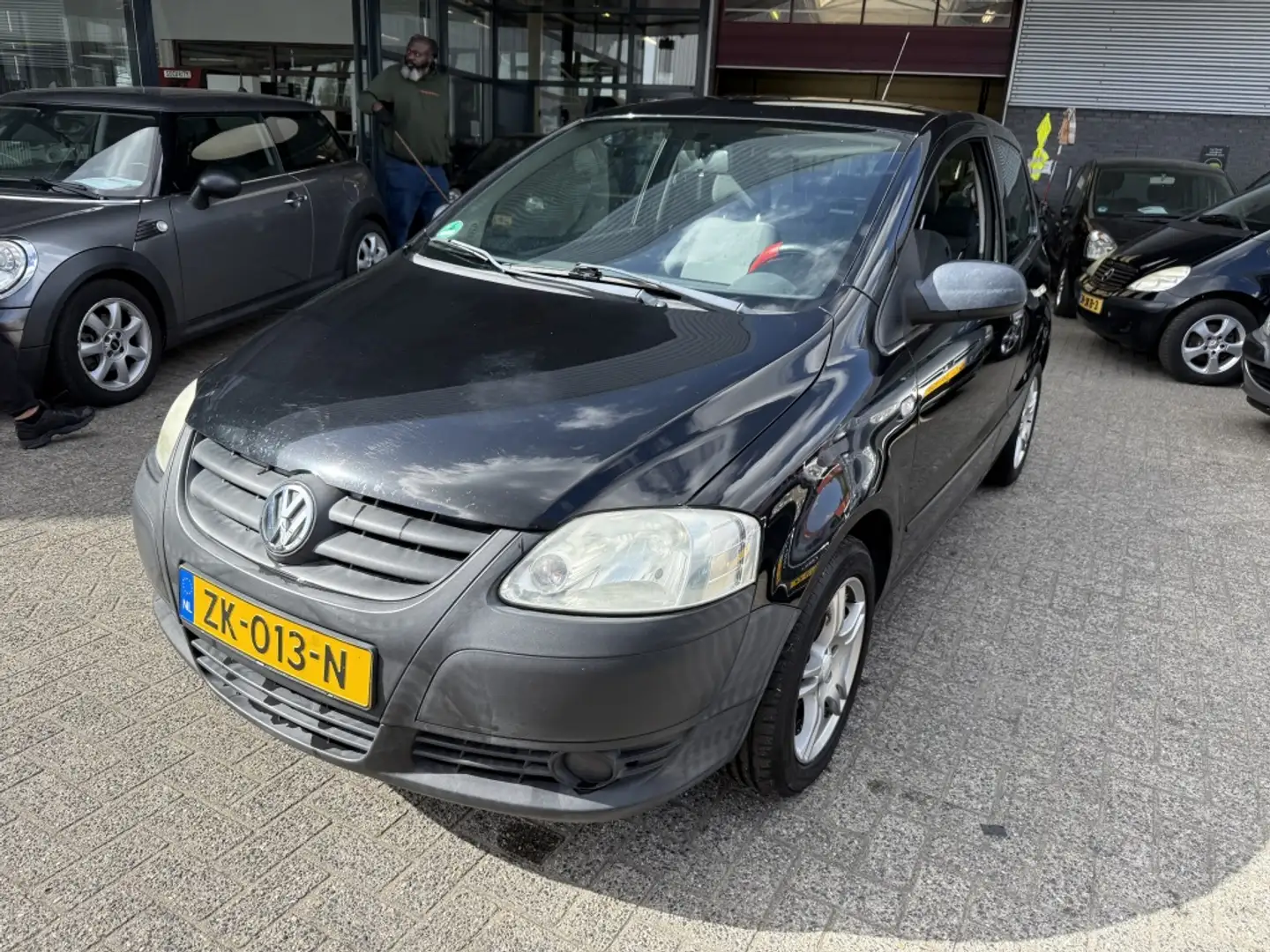 Volkswagen Fox 1.2 Optive Zwart - 2
