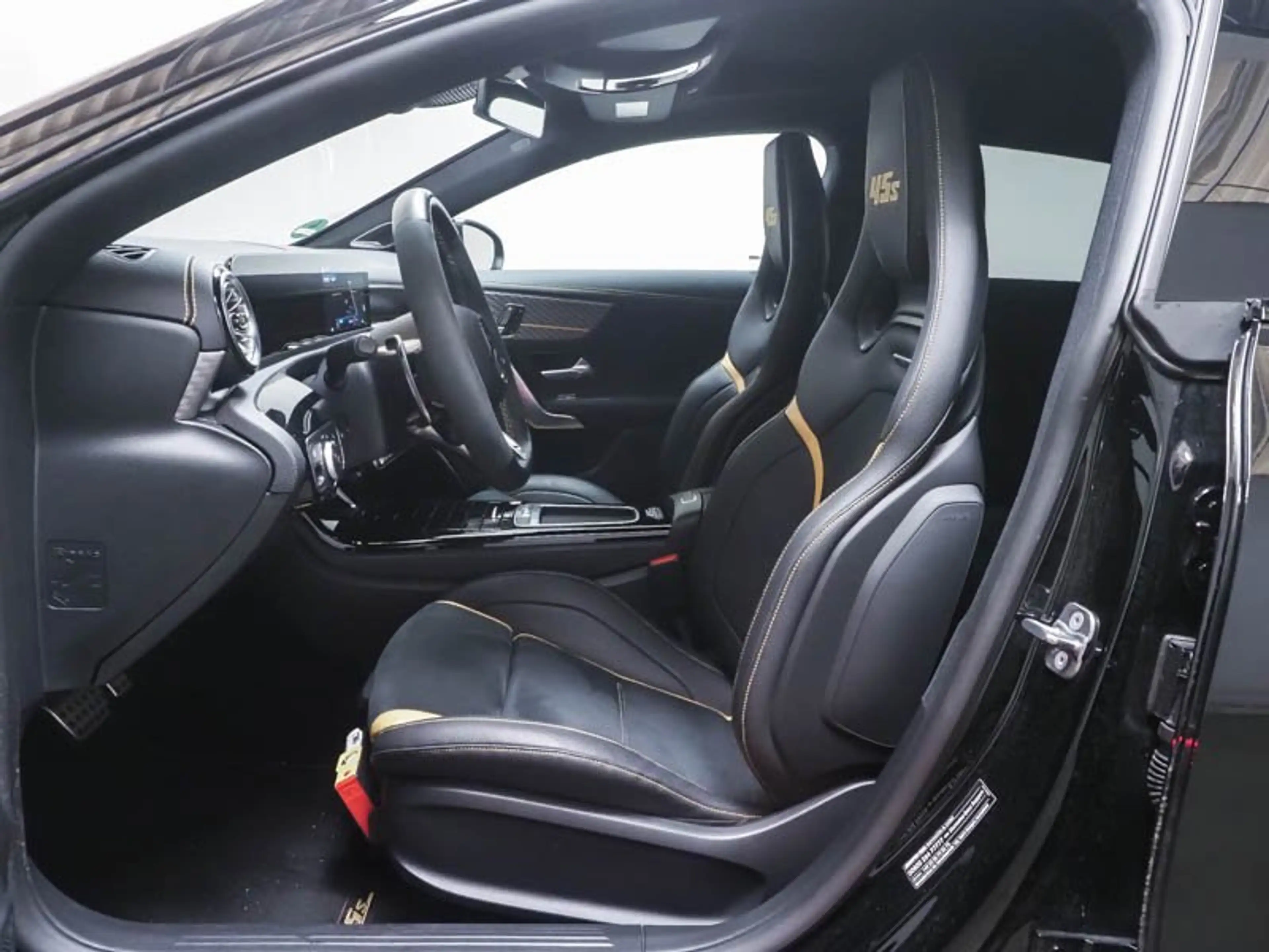 Mercedes-Benz CLA 45 AMG CLA 45 S AMG SB Final AHK Prem+ DISTRO Perf.Sitz — photo 2