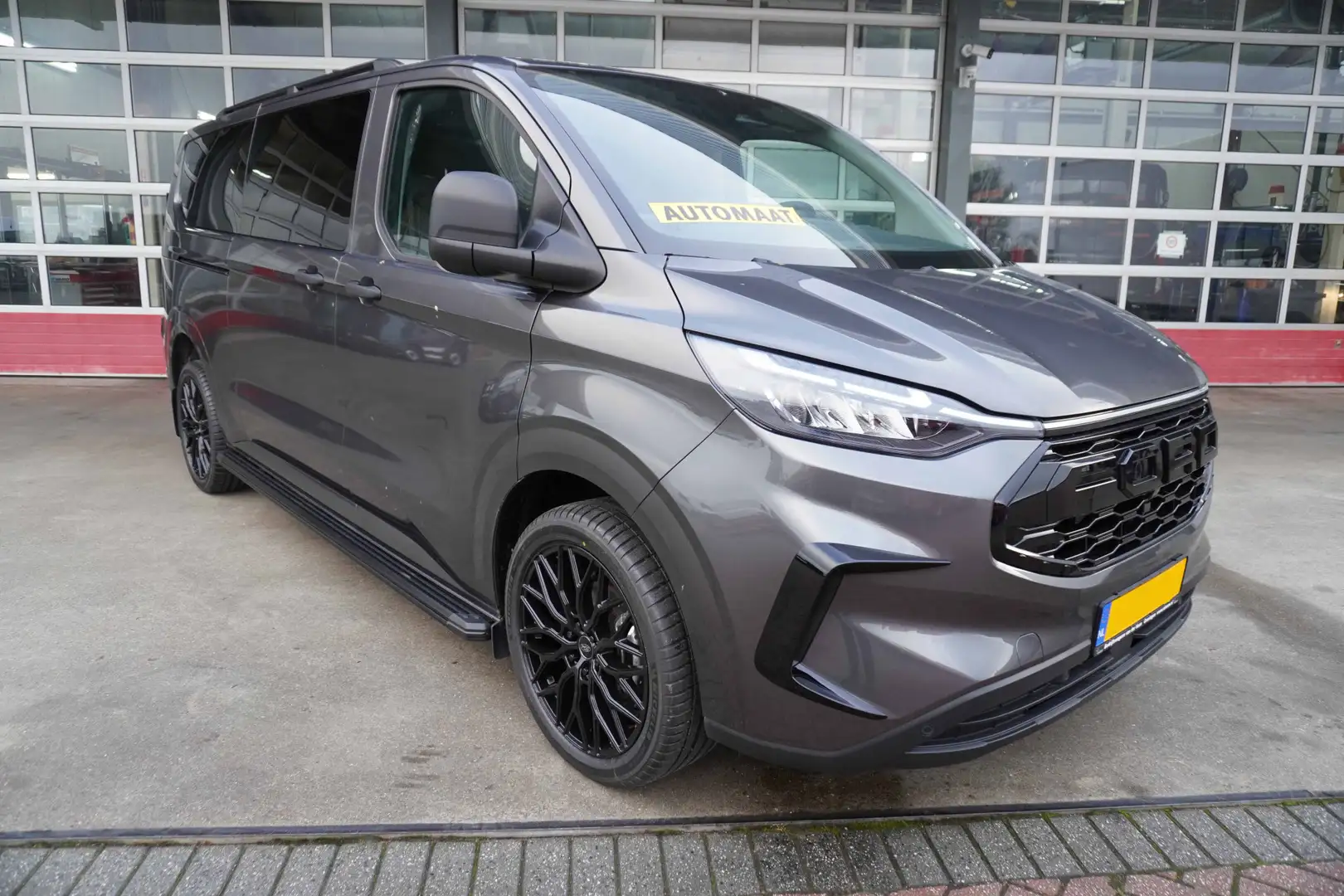 Ford Transit Custom 320L 2.0 TDCI 170PK L2H1 Trend Automaat Schuifdeur Grijs - 2