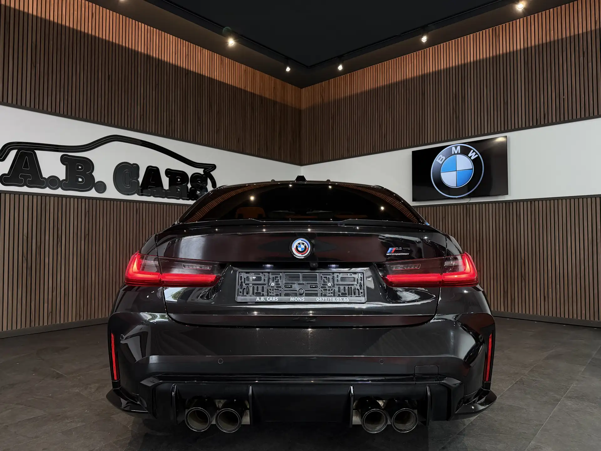 BMW M3 Sedan 2025 검정 사진 5