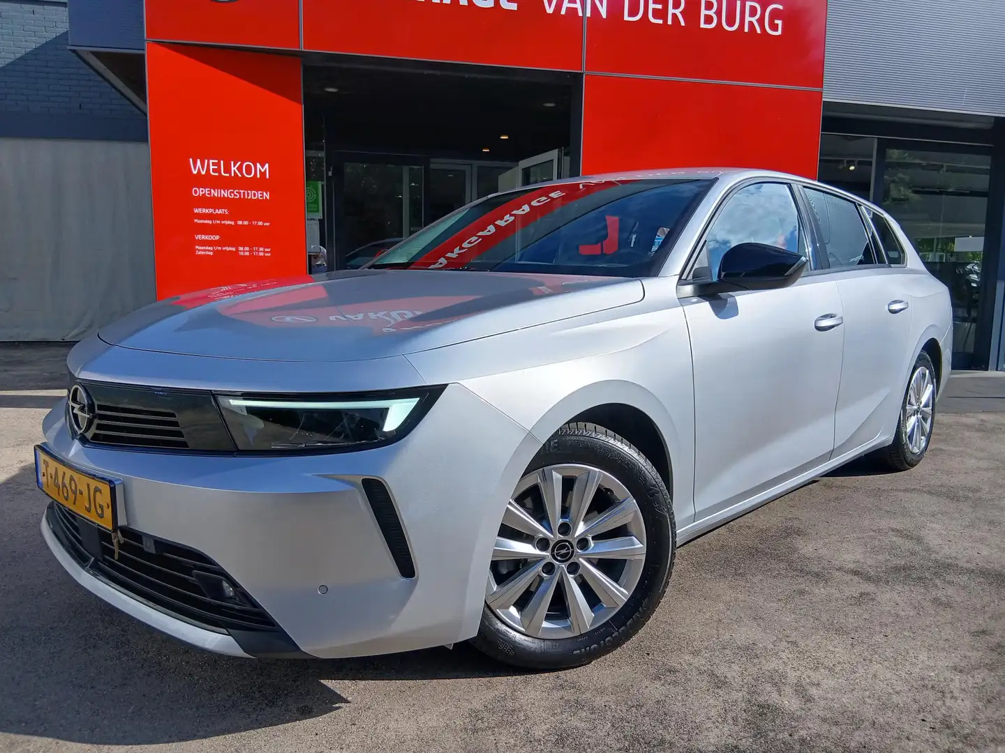 Opel Astra Sports Tourer 1.2 Edition Camera Climate PDC Gris - 2