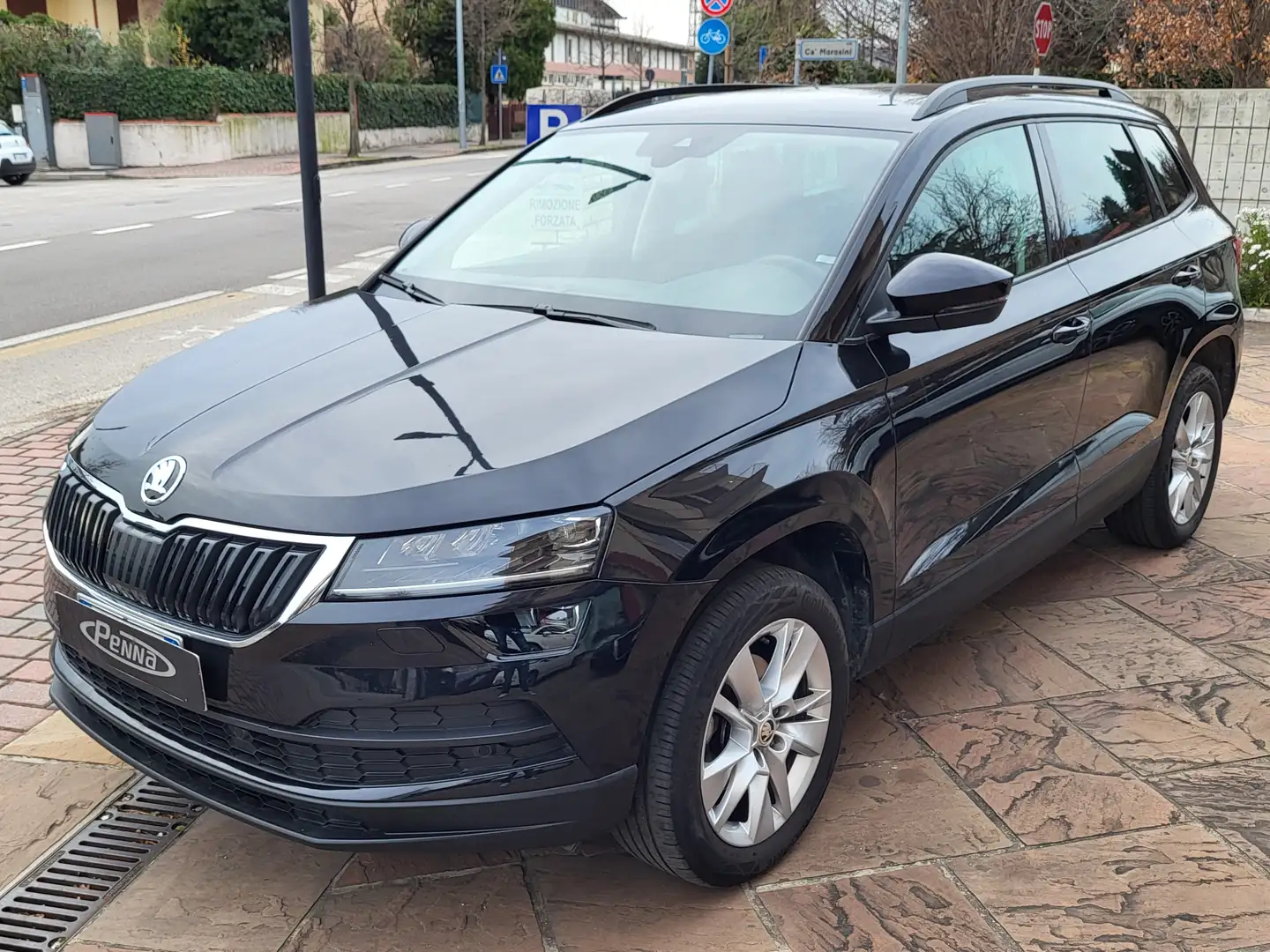 Skoda Karoq 1.5 TSI Executive Nero - 2