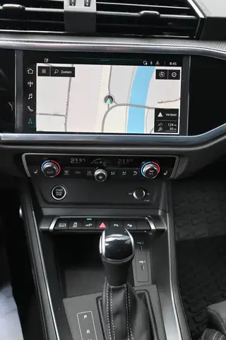 Audi Q3 view 13