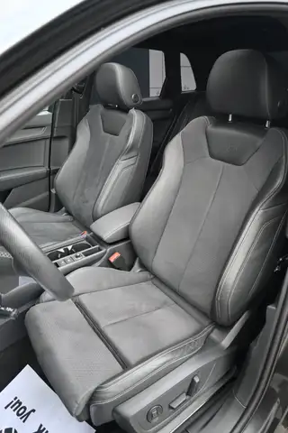 Audi Q3 view 9