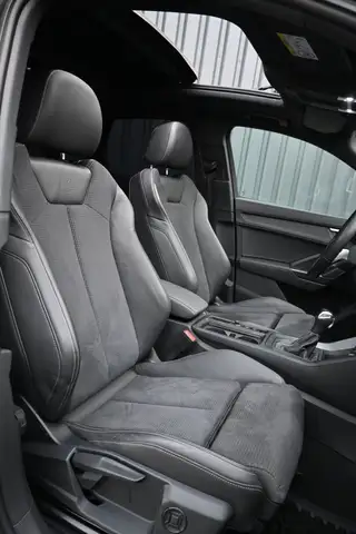 Audi Q3 view 10