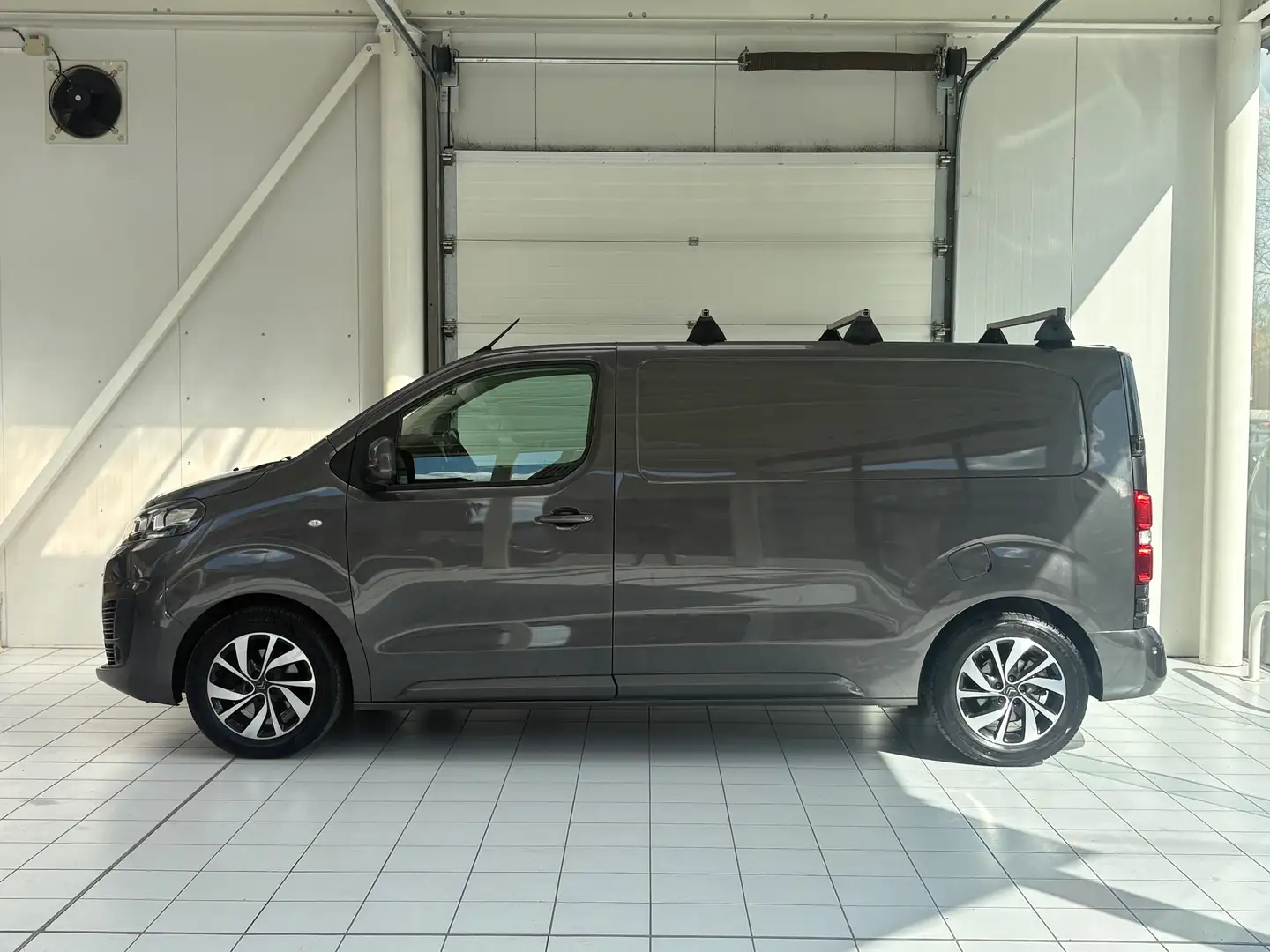 Citroen Jumpy 2.0 HDi * PORTE LAT D * GPS * CARPLAY * PDC * TVA* Gris - 2