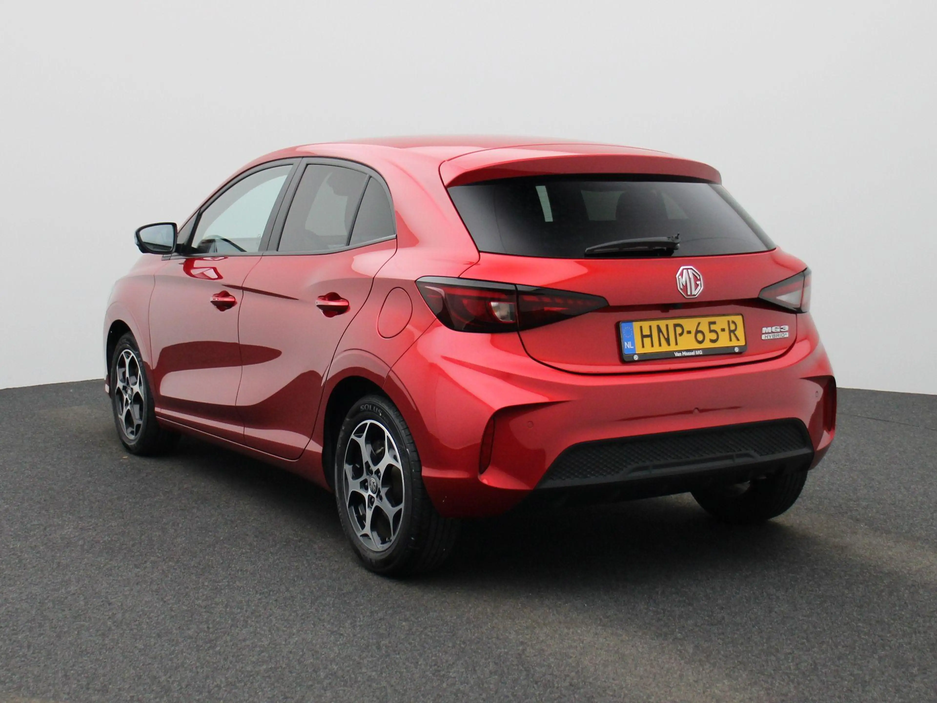 MG MG3 Hybrid+ 1.5 Hybrid+ Luxury — photo 2