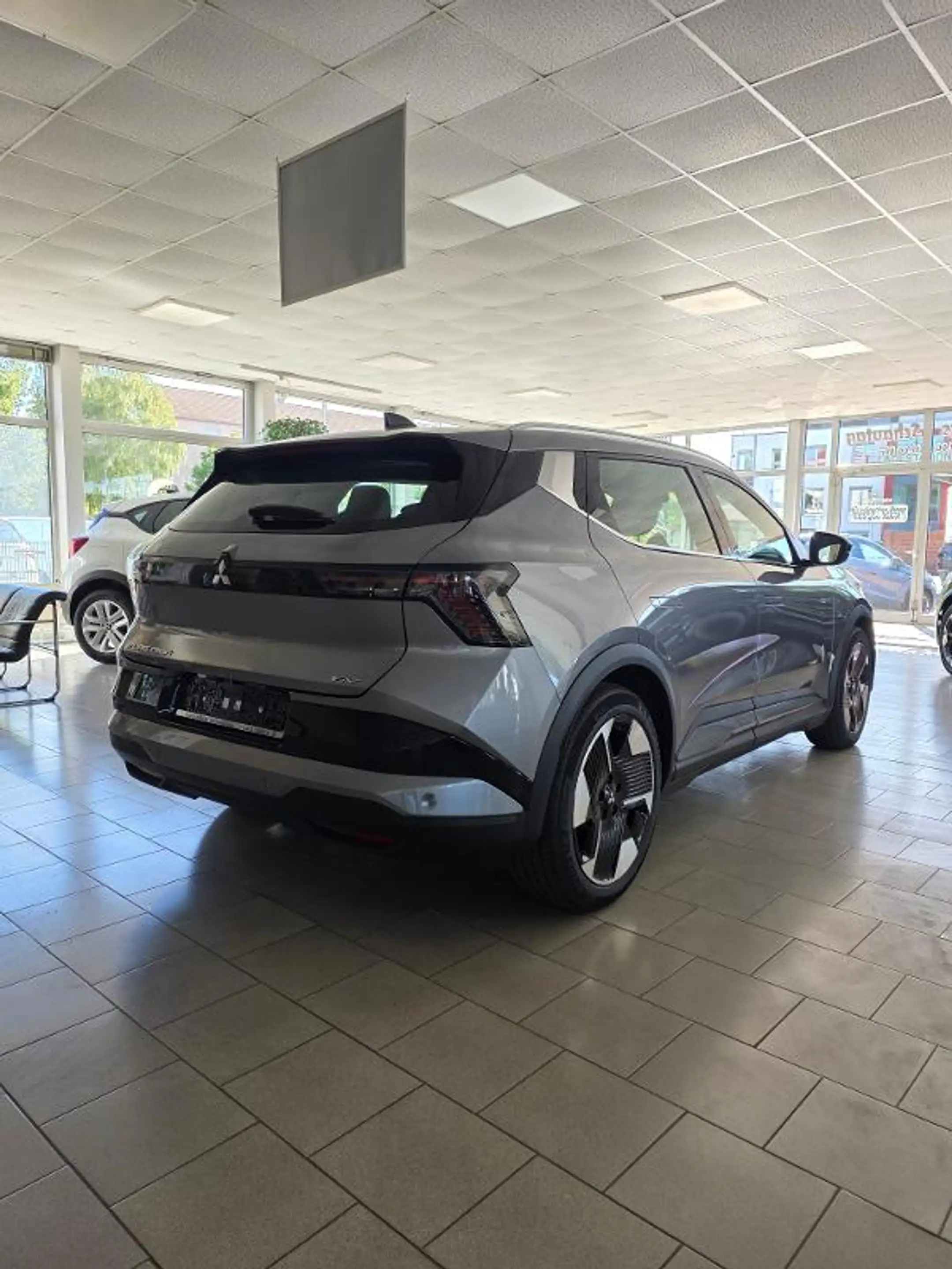 Mitsubishi Eclipse Cross Diamant PLUS 87 kWh (22kW) — photo 2