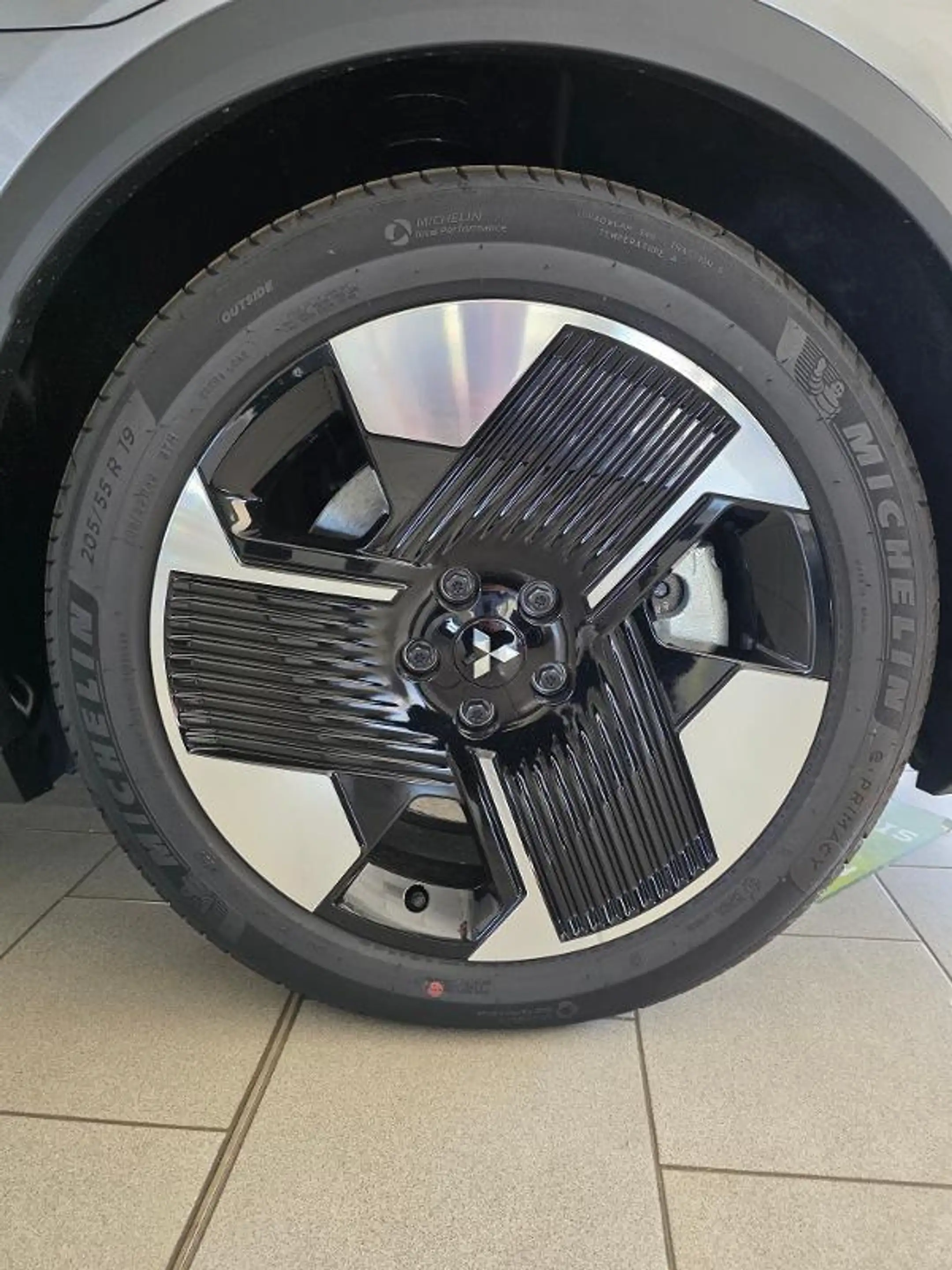 Mitsubishi Eclipse Cross Diamant PLUS 87 kWh (22kW) — photo 15