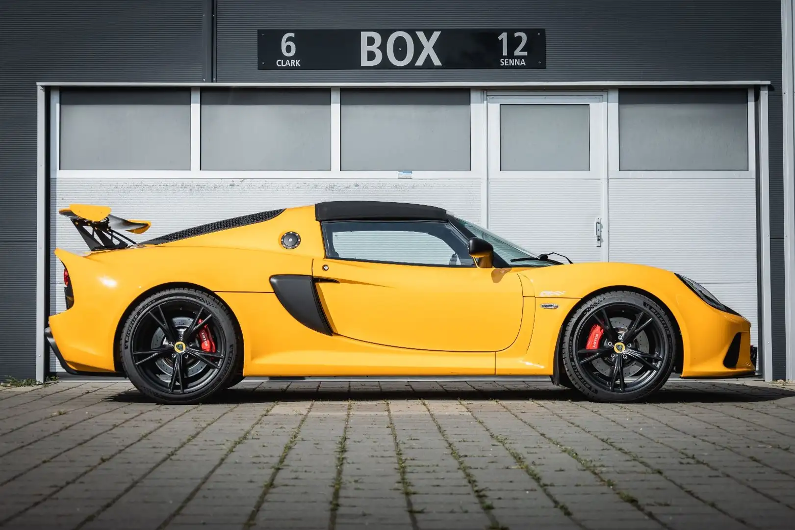 Lotus Exige 350 *Paddleshift* Yellow - 2