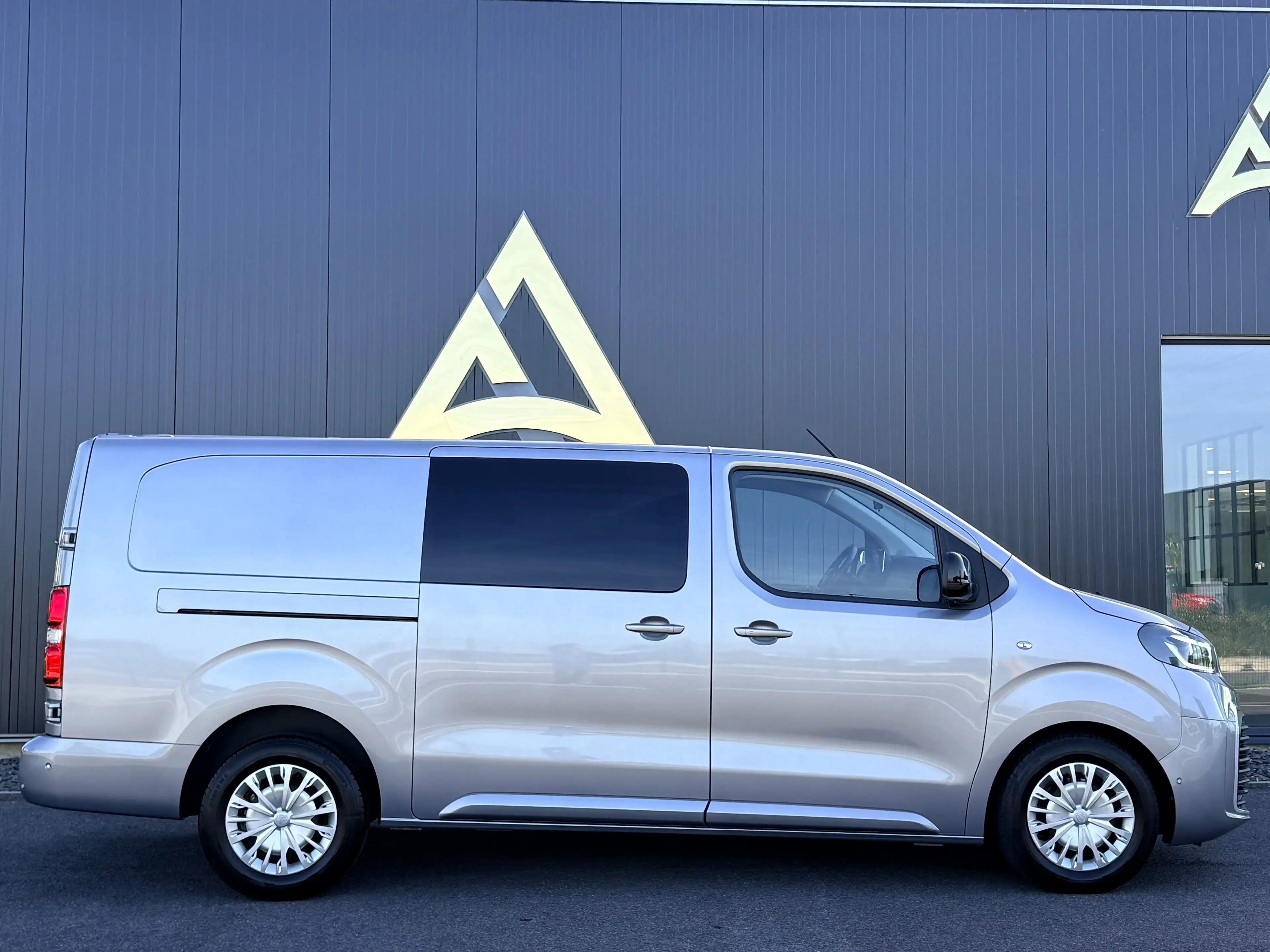 Toyota Proace 2.0 D-4D LONG CHASSIS 5PLACES GARANTIE 2035 TVA / BTW — photo 15