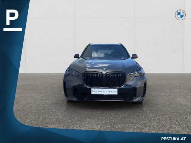 BMW X5 view 2