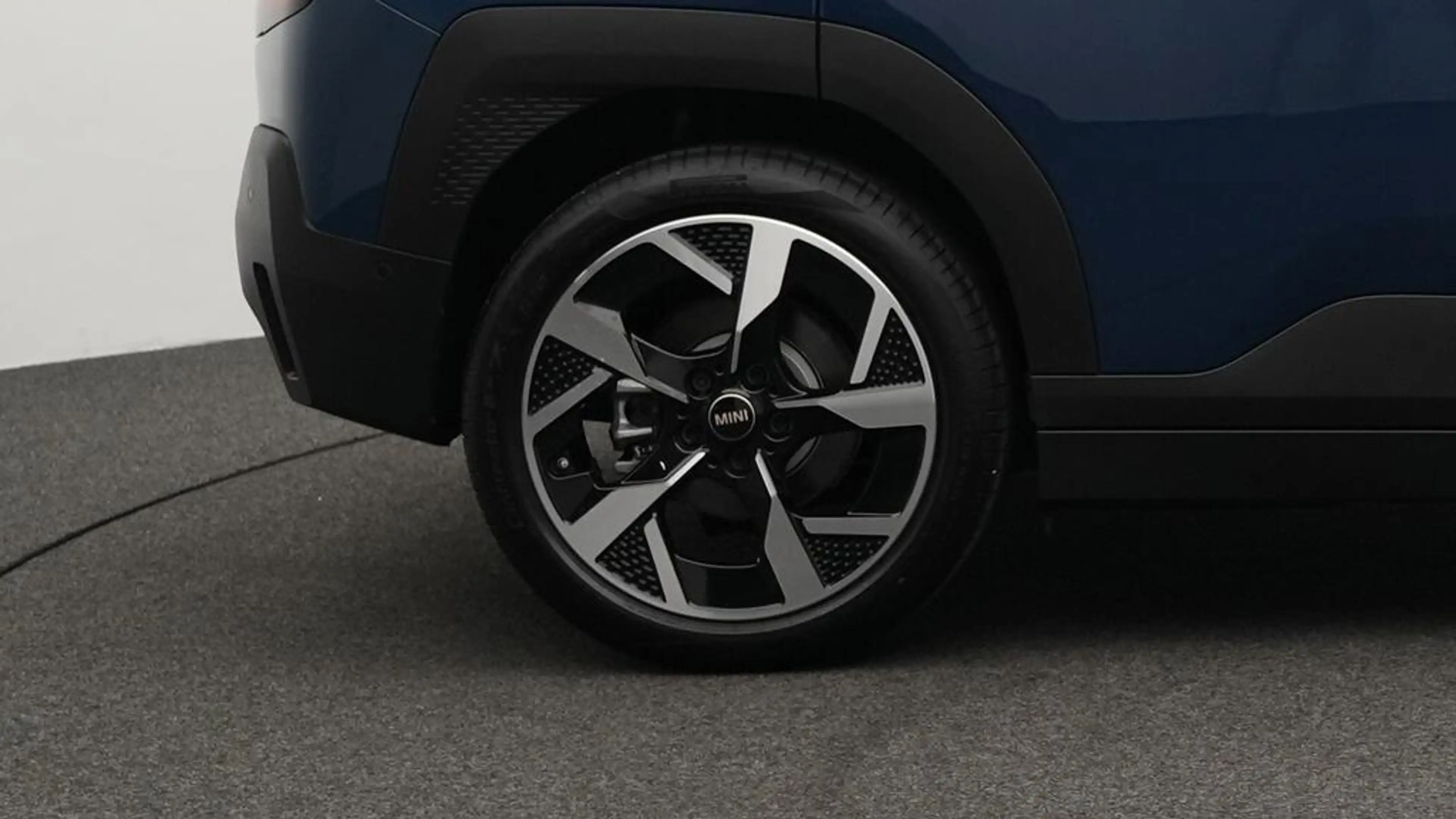 MINI Aceman Classic Trim — photo 12