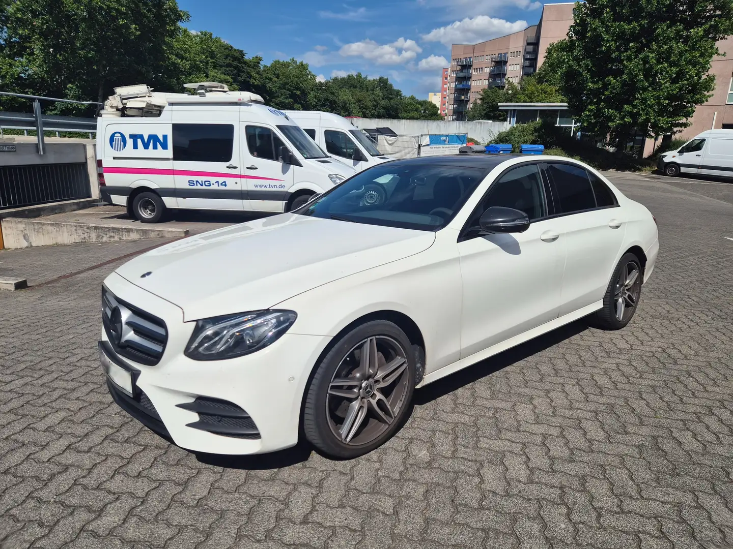 Mercedes-Benz E 220 d 4Matic AMG-Line *Garantie* Blanc - 1