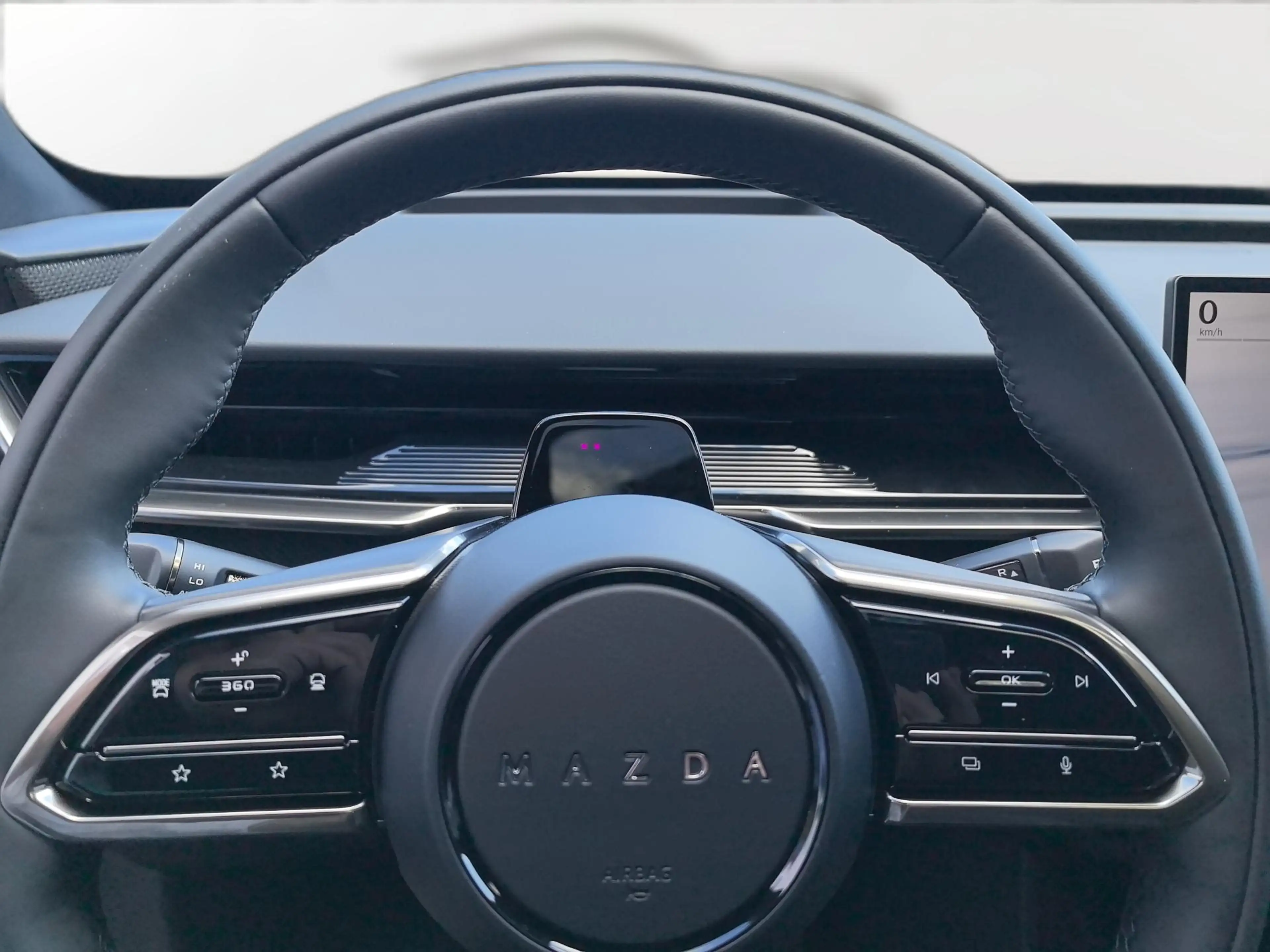 Mazda CX-6e EV 258ps — photo 10