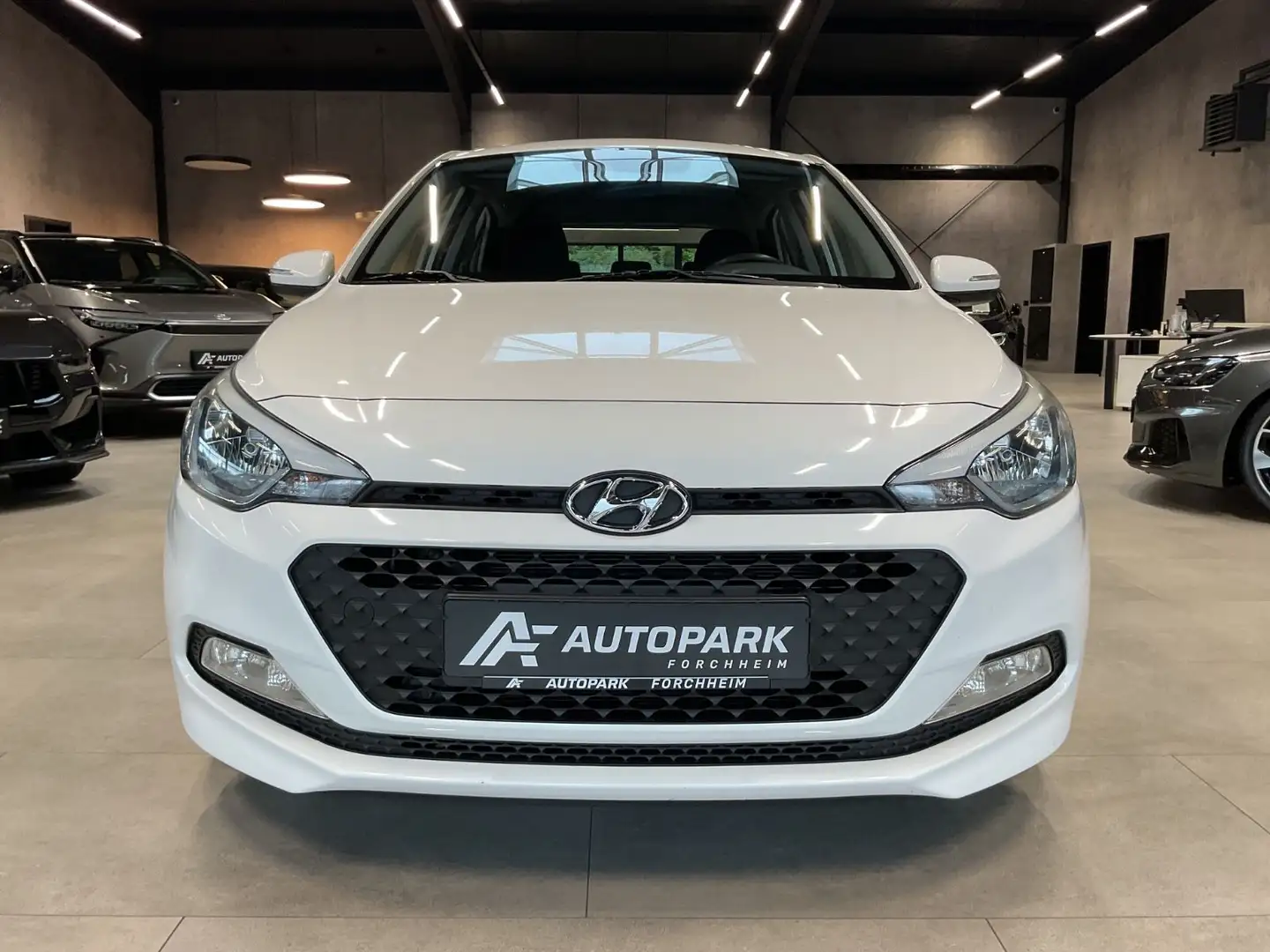 Hyundai i20 Trend Klima Sitzh. Bluetooth Tempomat Weiß - 2
