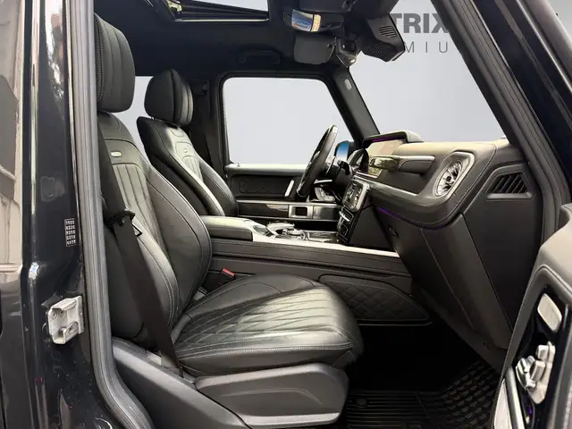 Mercedes-Benz G-Class view 7