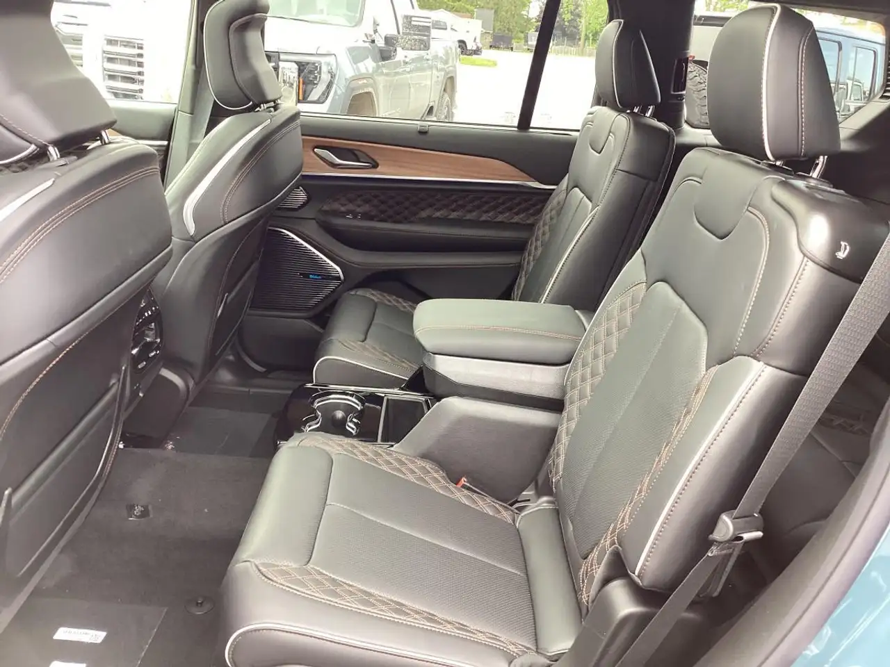 Jeep Grand Cherokee снимка Jeep Grand Cherokee