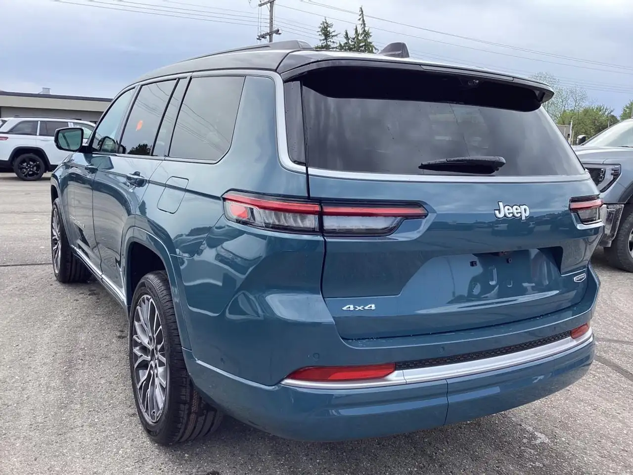 Jeep Grand Cherokee снимка Jeep Grand Cherokee