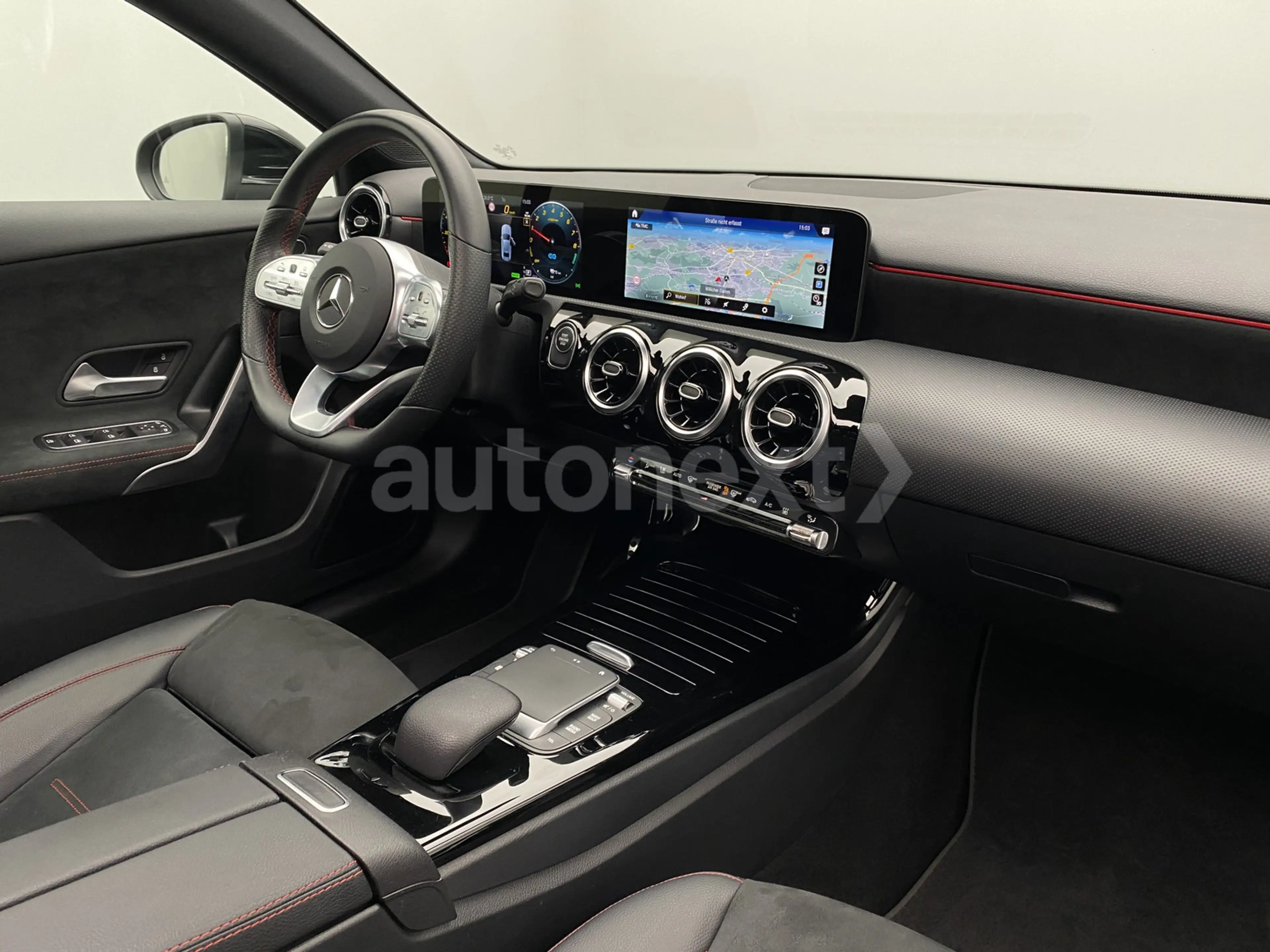 Mercedes-Benz A 250 e Limo *2x AMG Line* Panorama+Head-Up (0418) — photo 16