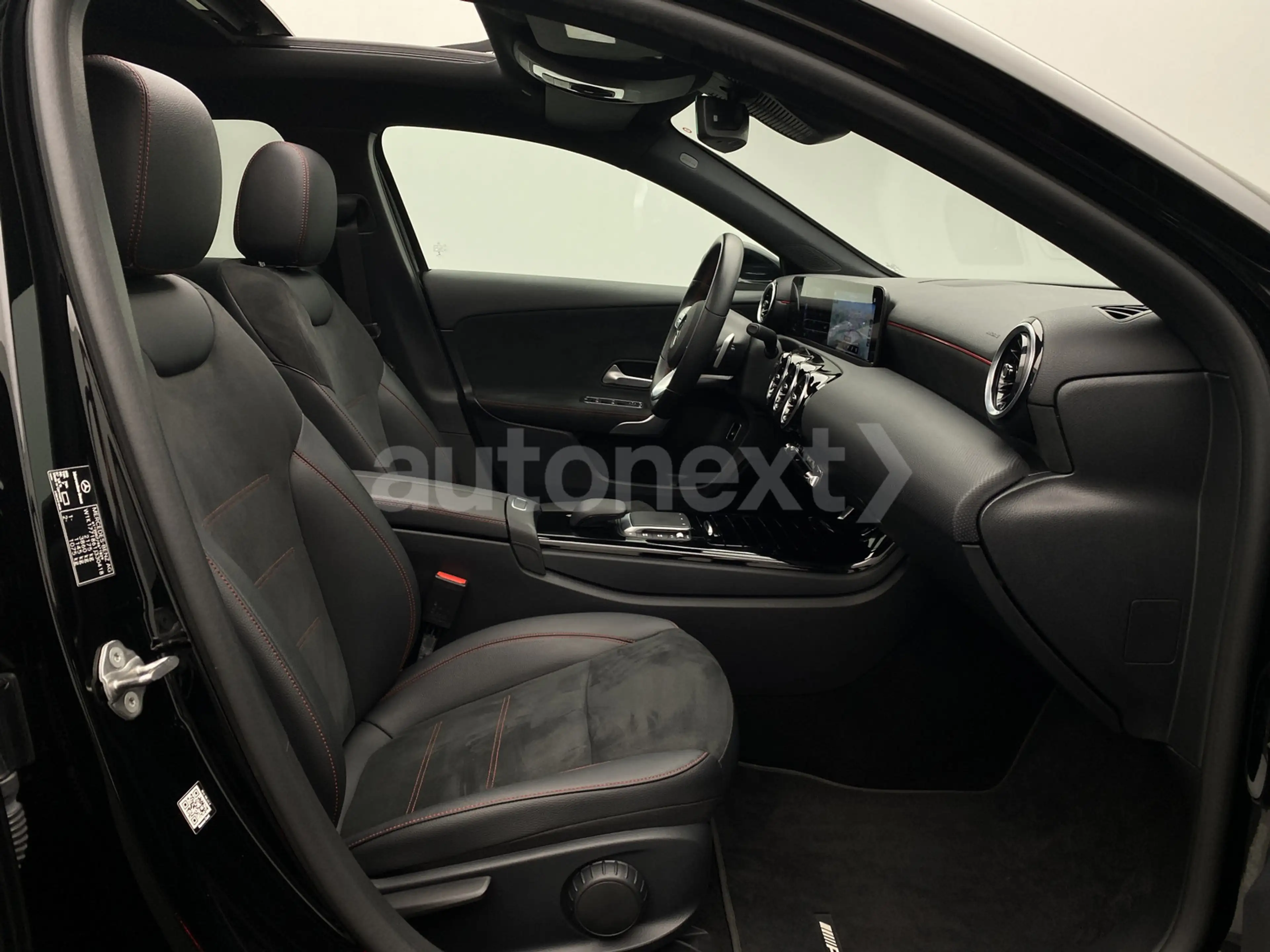 Mercedes-Benz A 250 e Limo *2x AMG Line* Panorama+Head-Up (0418) — photo 15