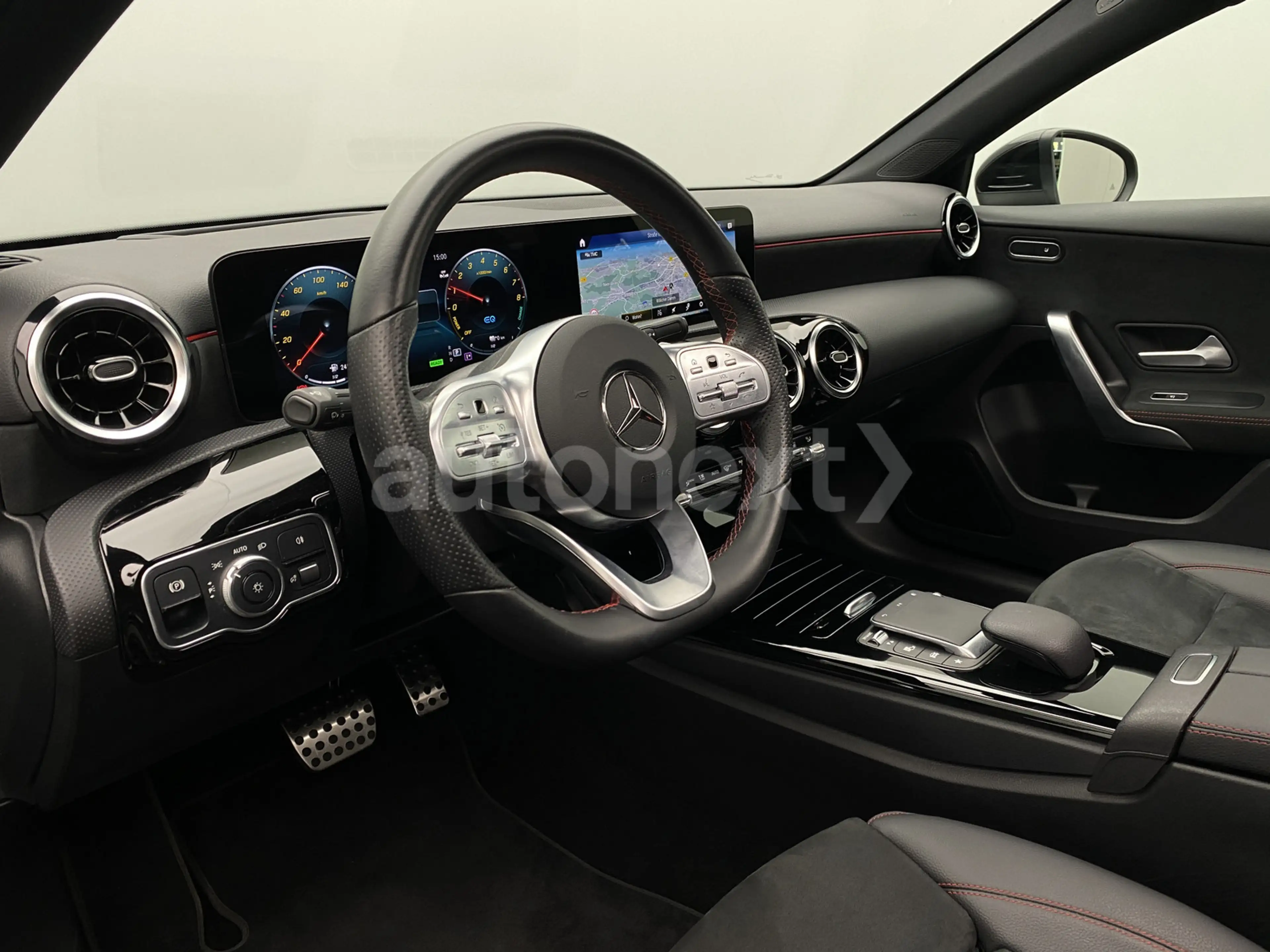 Mercedes-Benz A 250 e Limo *2x AMG Line* Panorama+Head-Up (0418) — photo 18