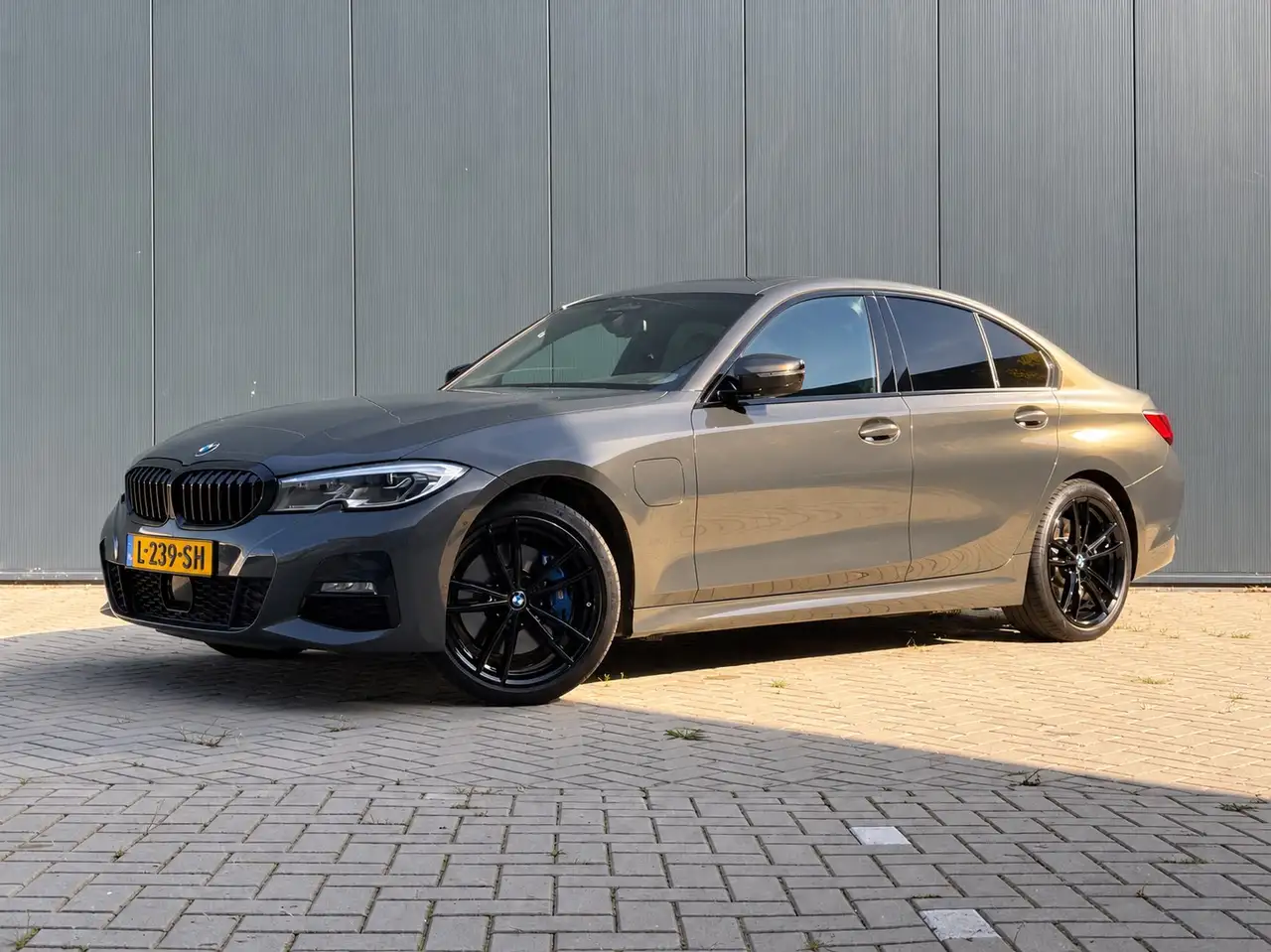BMW 330