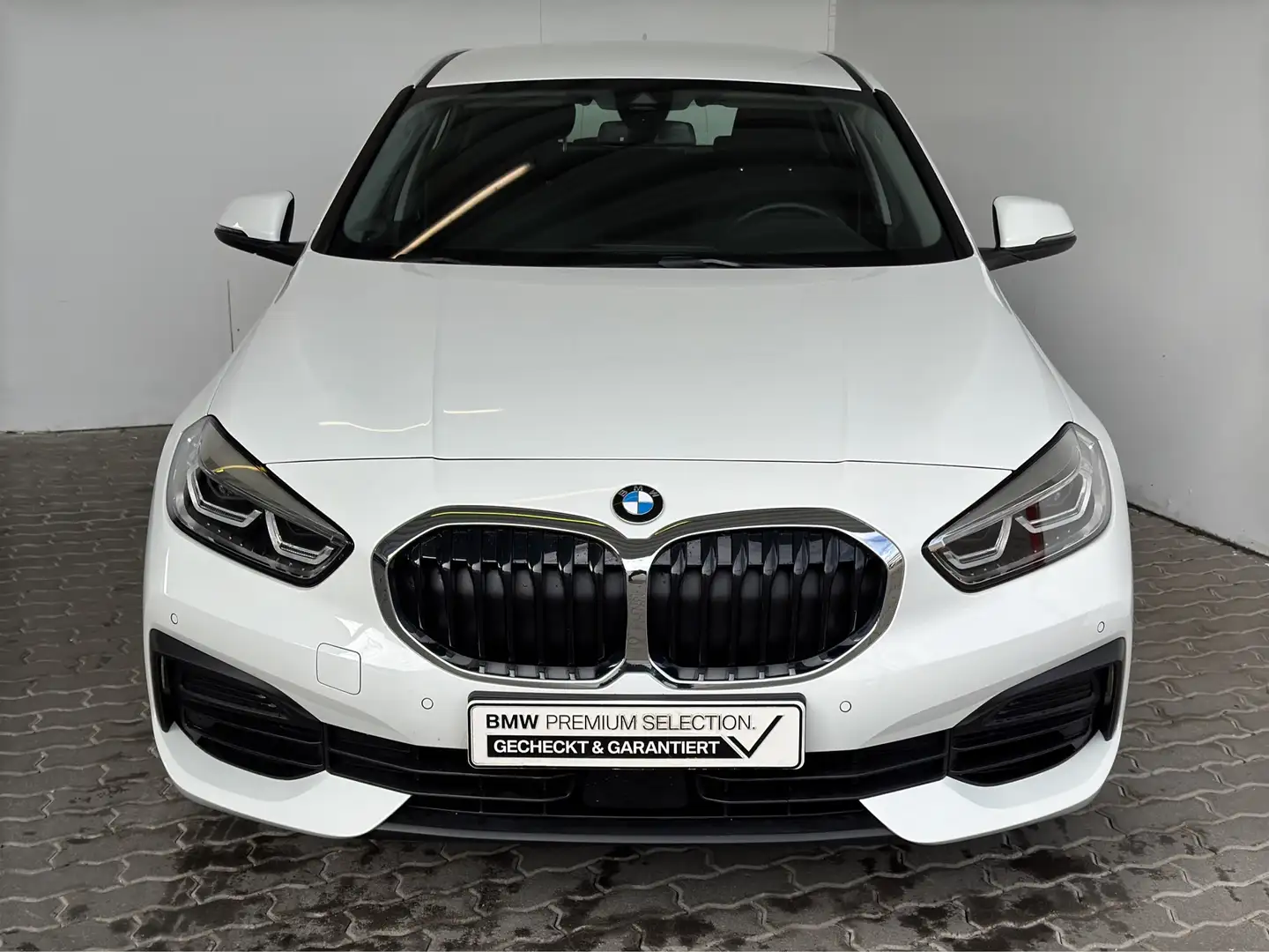 BMW 116 iA 5-trg. Advantage LiveCock.LED.PDC.SHZ.MFL. Weiß - 1
