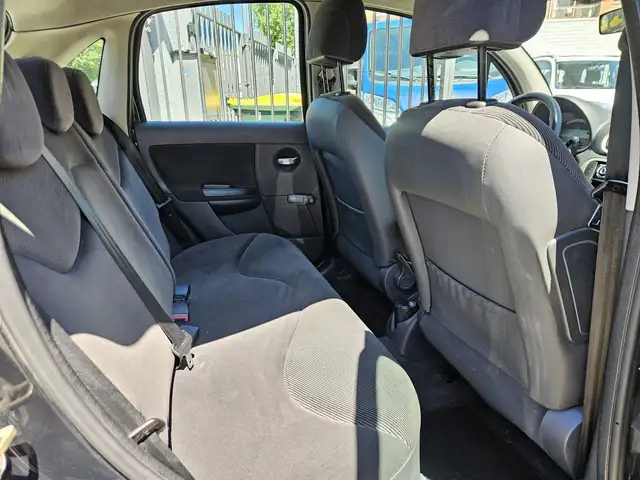 Citroen C3 view 11