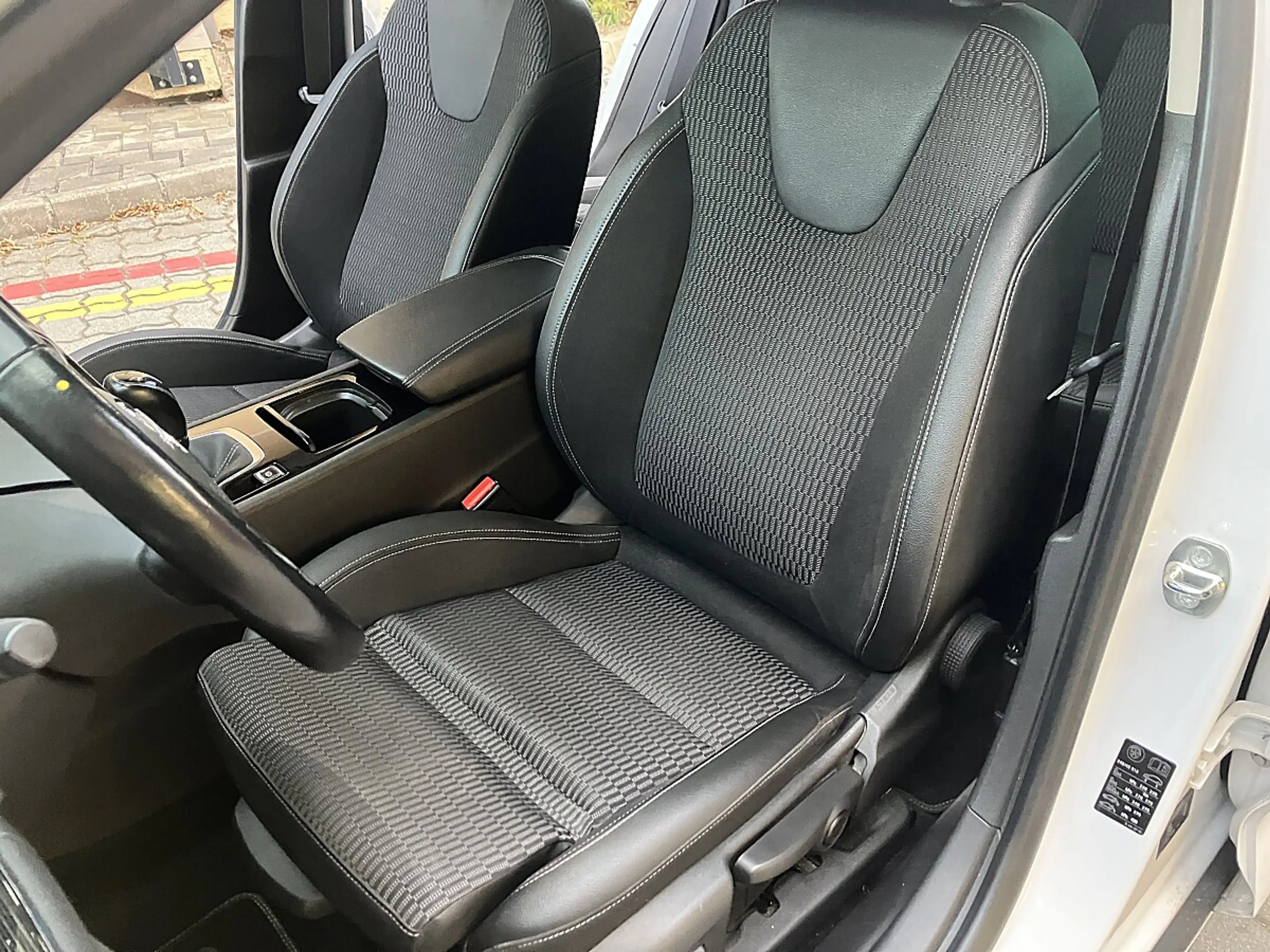 Opel Insignia 1.5 Turbo Innovation — photo 8