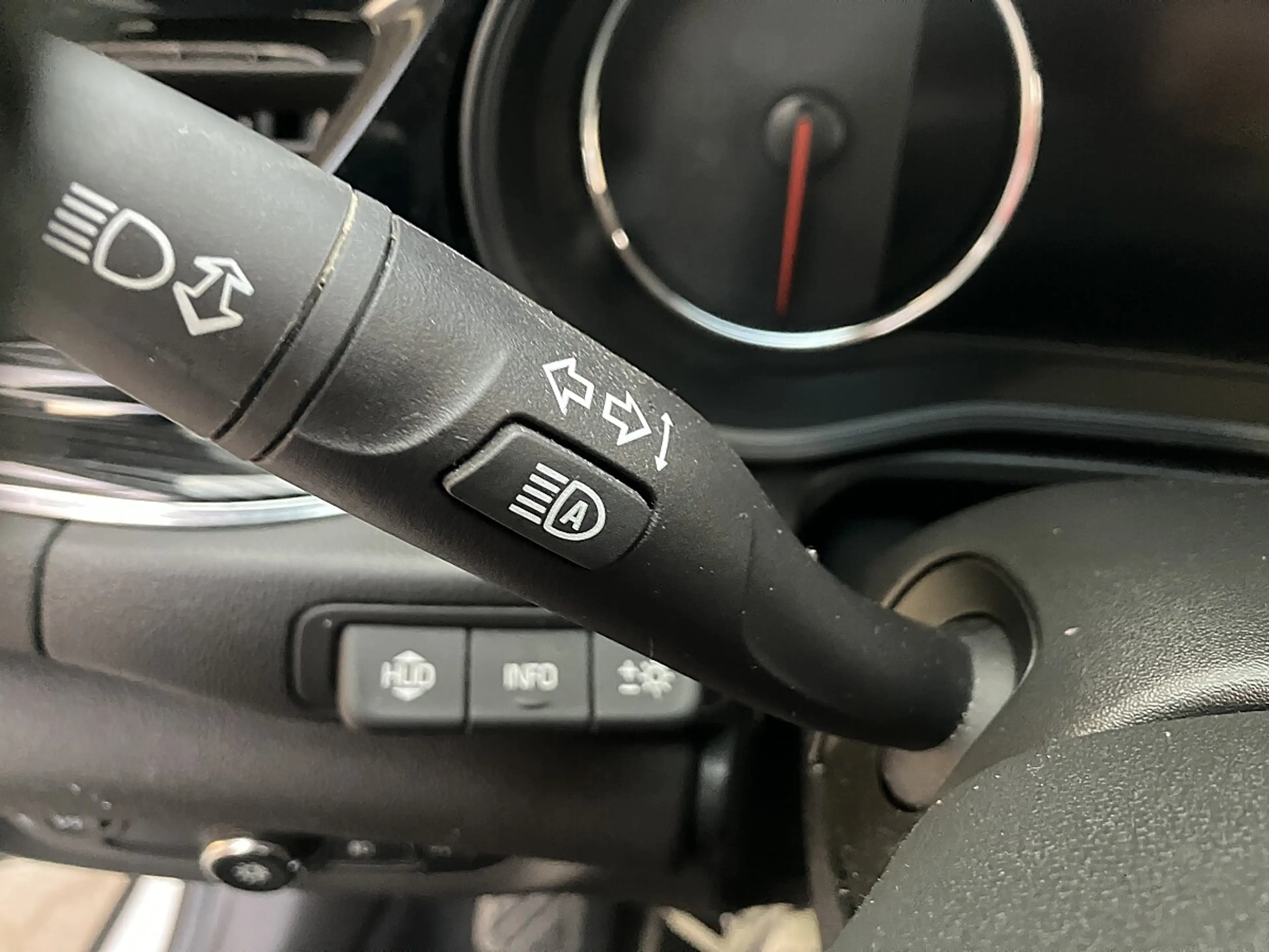 Opel Insignia 1.5 Turbo Innovation — photo 14