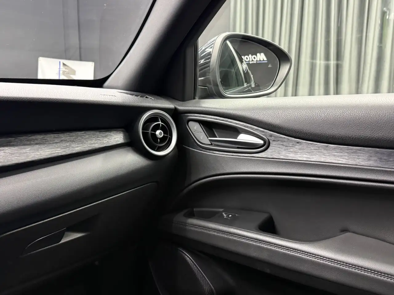 Alfa Romeo Stelvio 2022 — фото 14