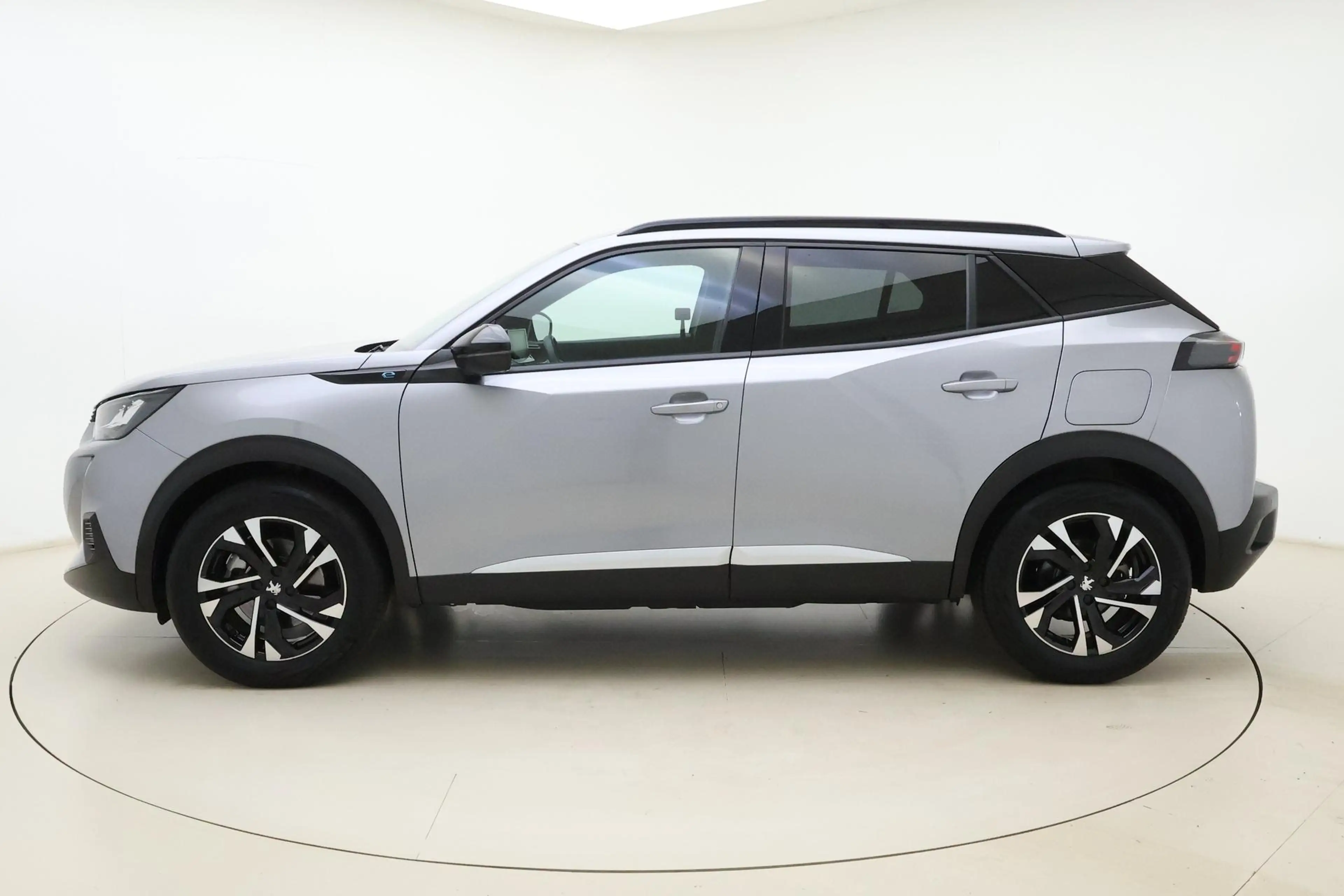Peugeot e-2008 EV Allure 50 kWh 100% SOH l Apple Carplay/Android — photo 5