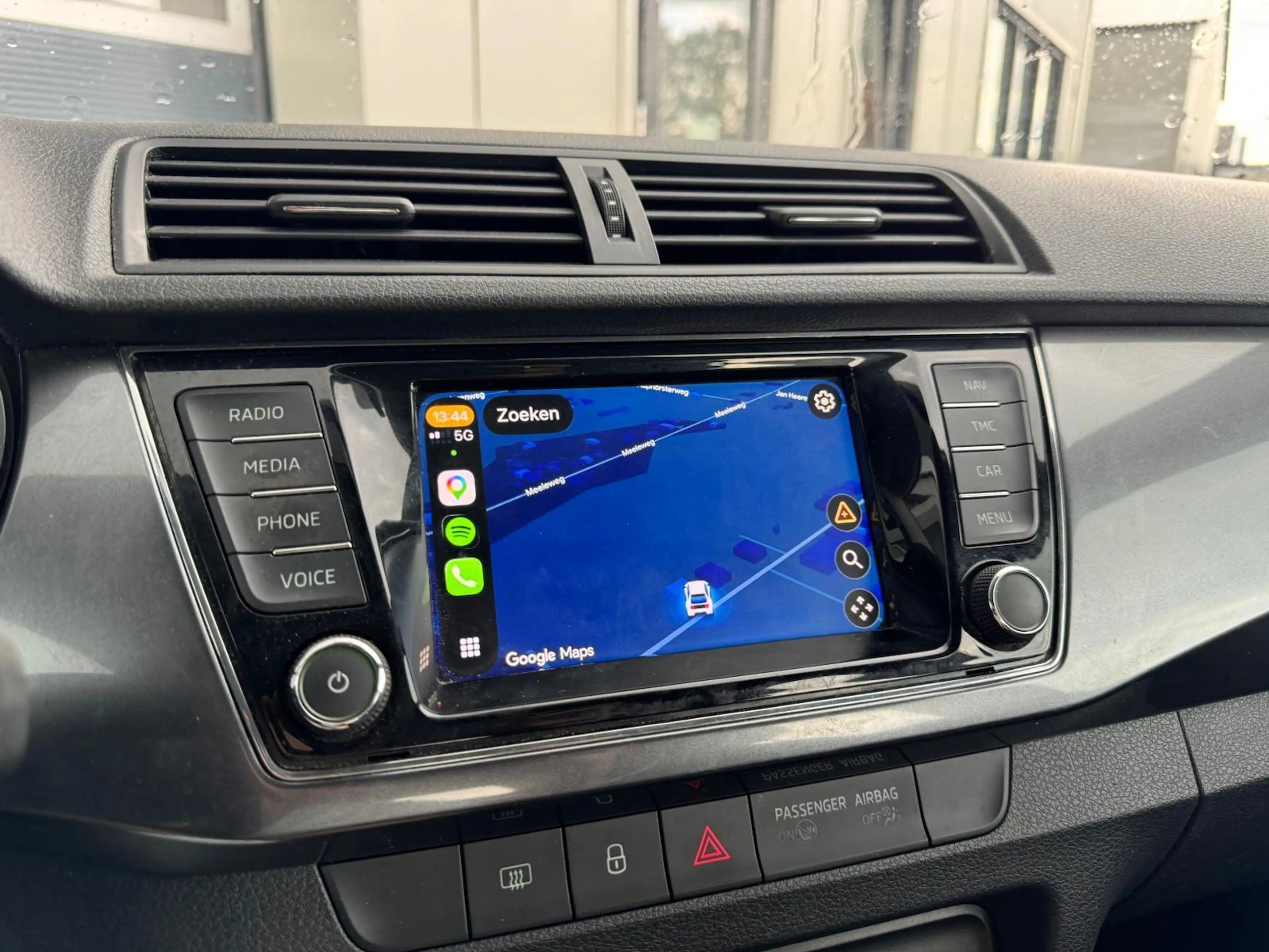 Skoda Fabia Combi 1.0 TSI Business Edition | CarPlay | Trekhaa — photo 15